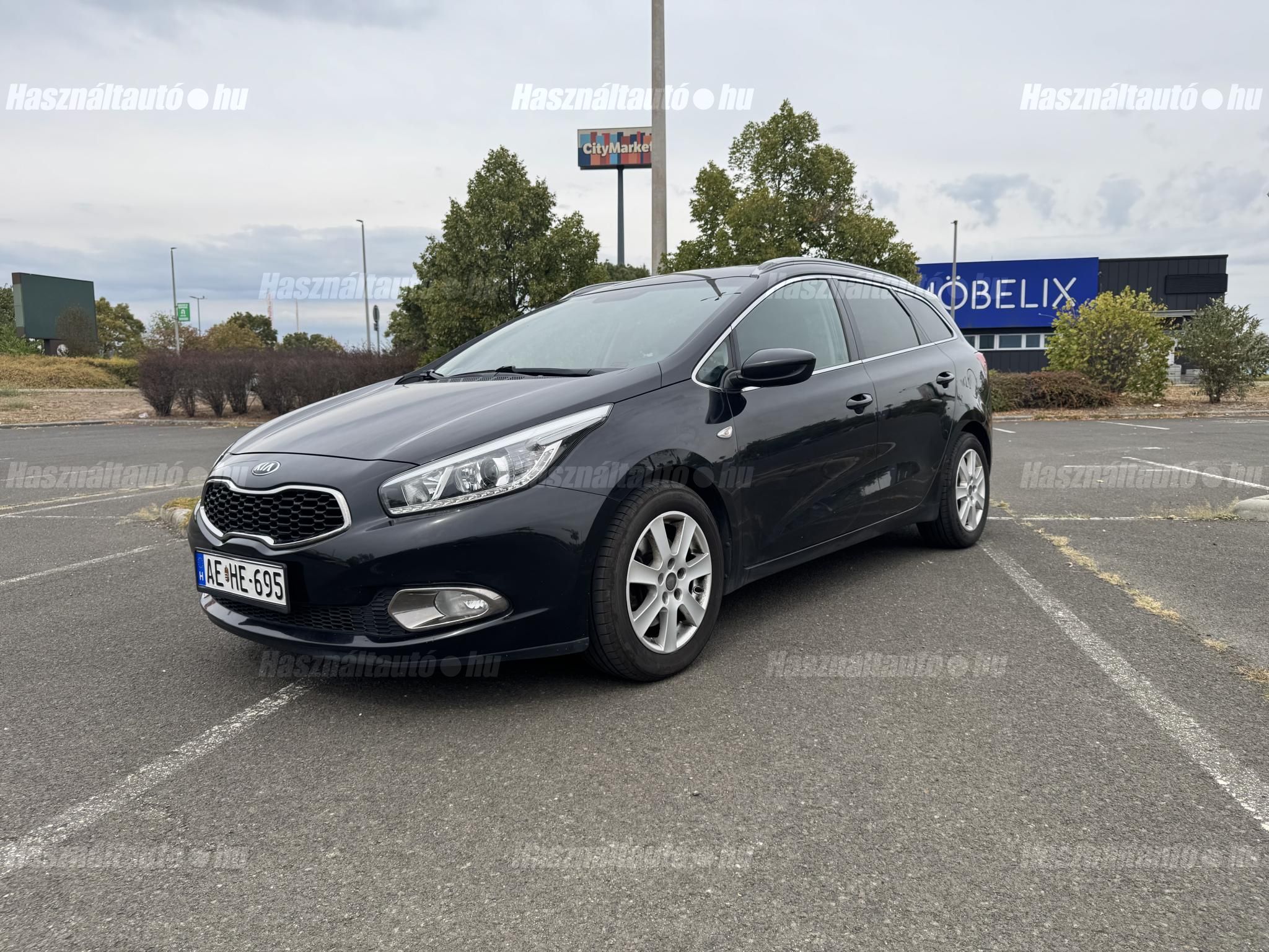 KIA CEE'D 2013/7 - 1