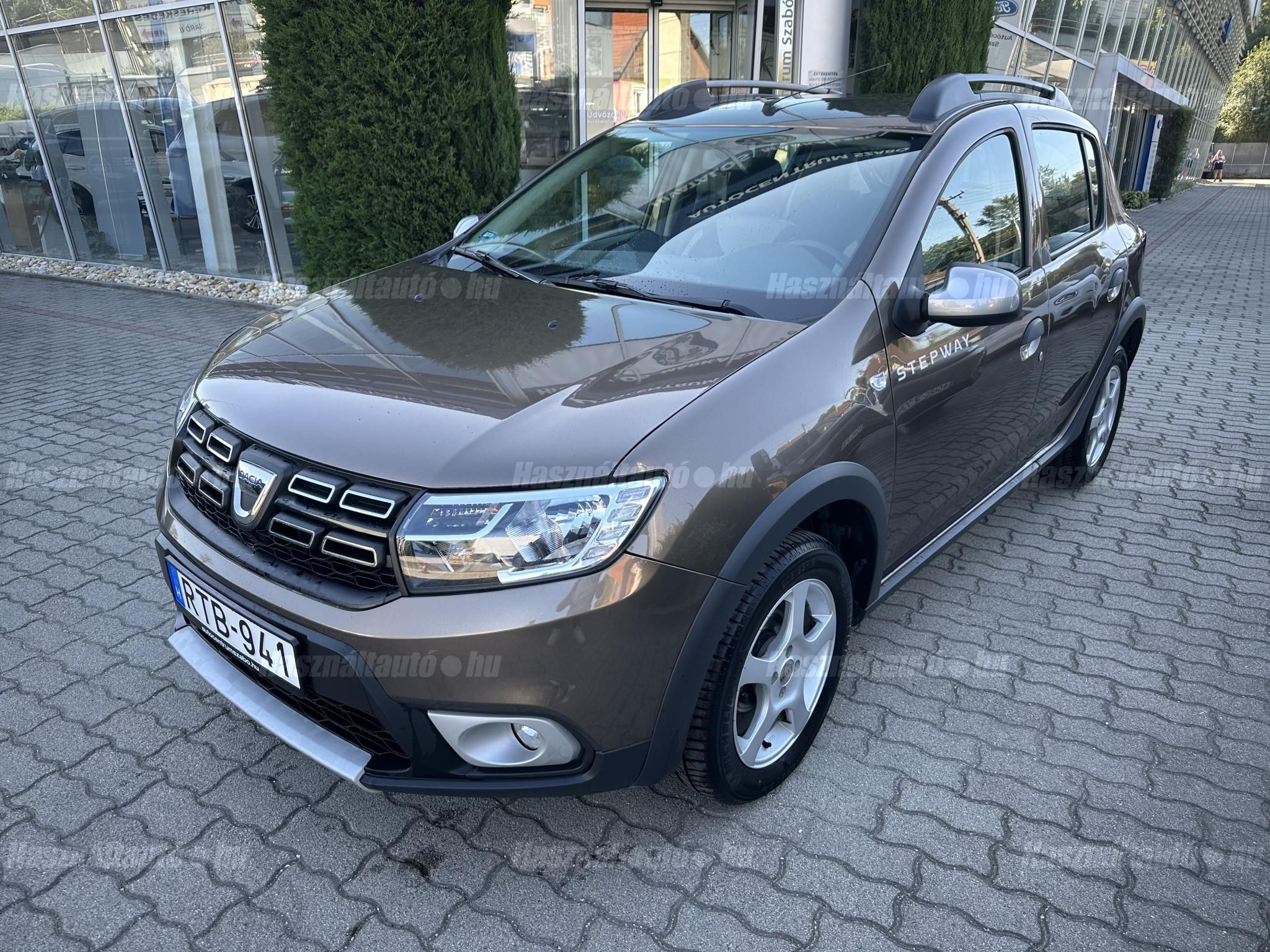 DACIA SANDERO 2019/8 - 1