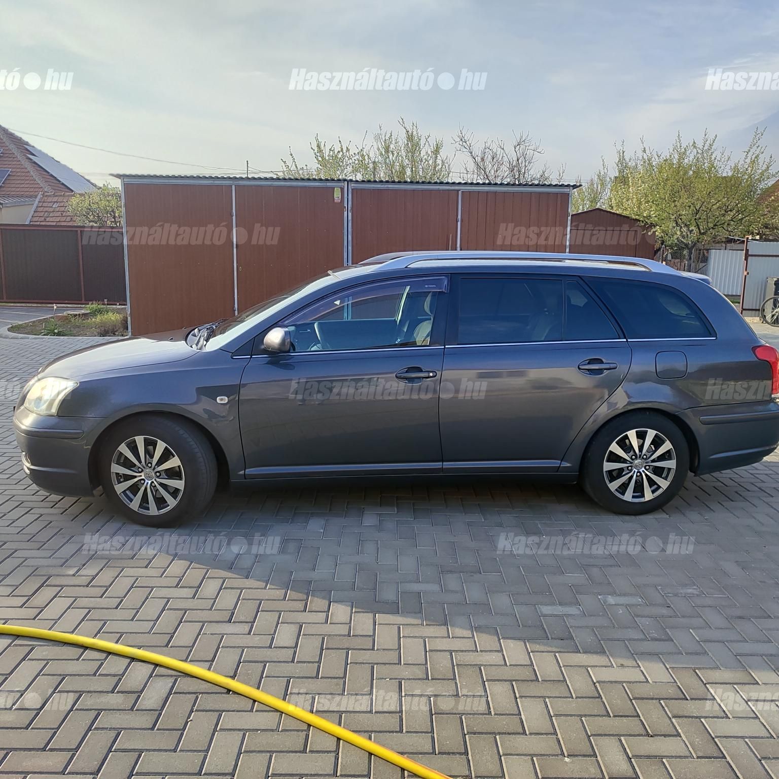 TOYOTA AVENSIS 2005/6 - 1