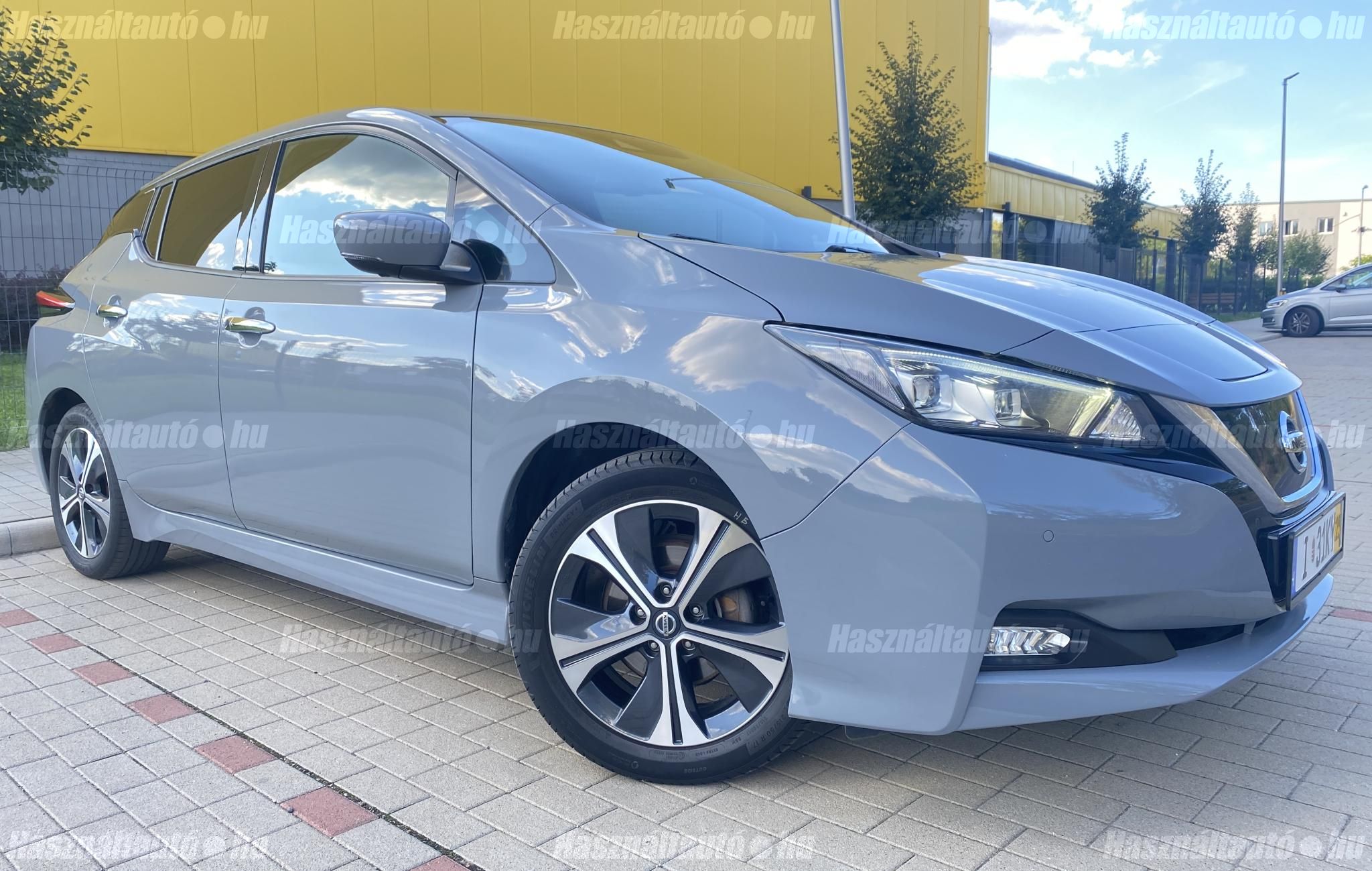 NISSAN LEAF 2022/2 - 1