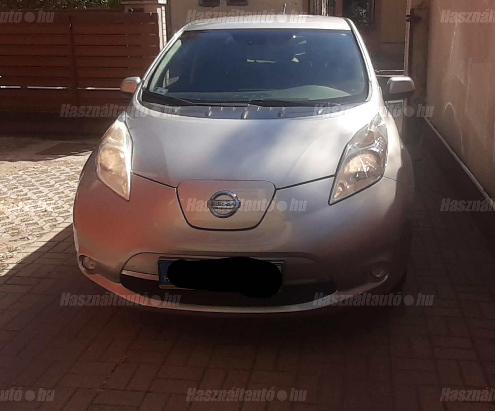 NISSAN LEAF 2015/6 - 1
