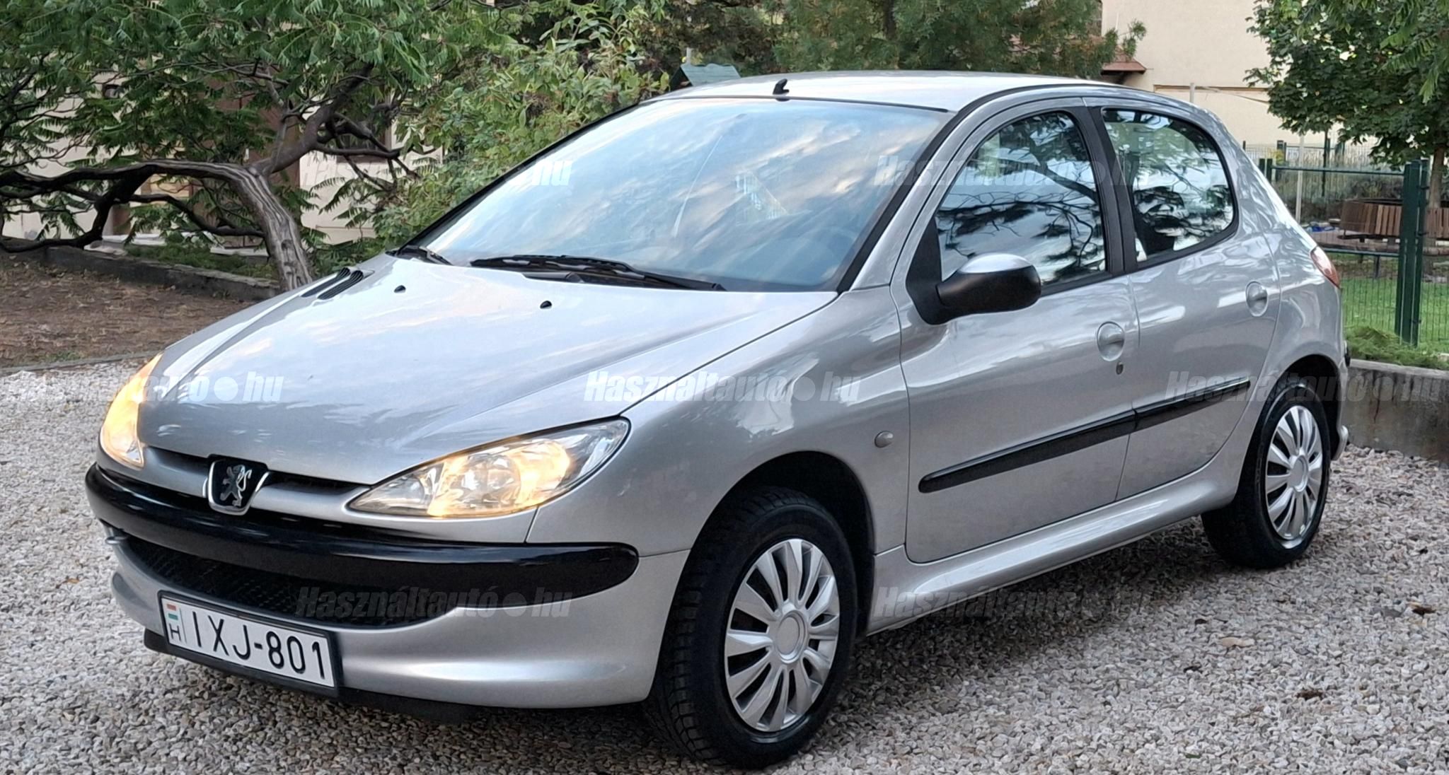 PEUGEOT 206 2003/8 - 1