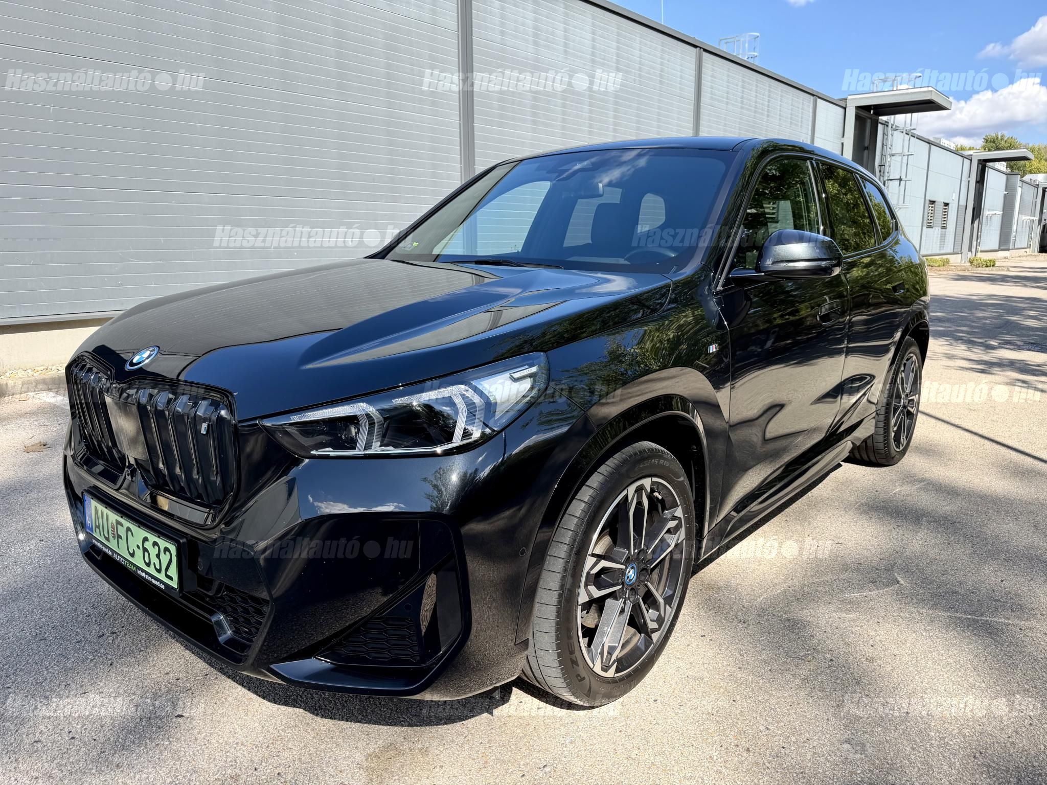 BMW IX1 2023/7 - 1