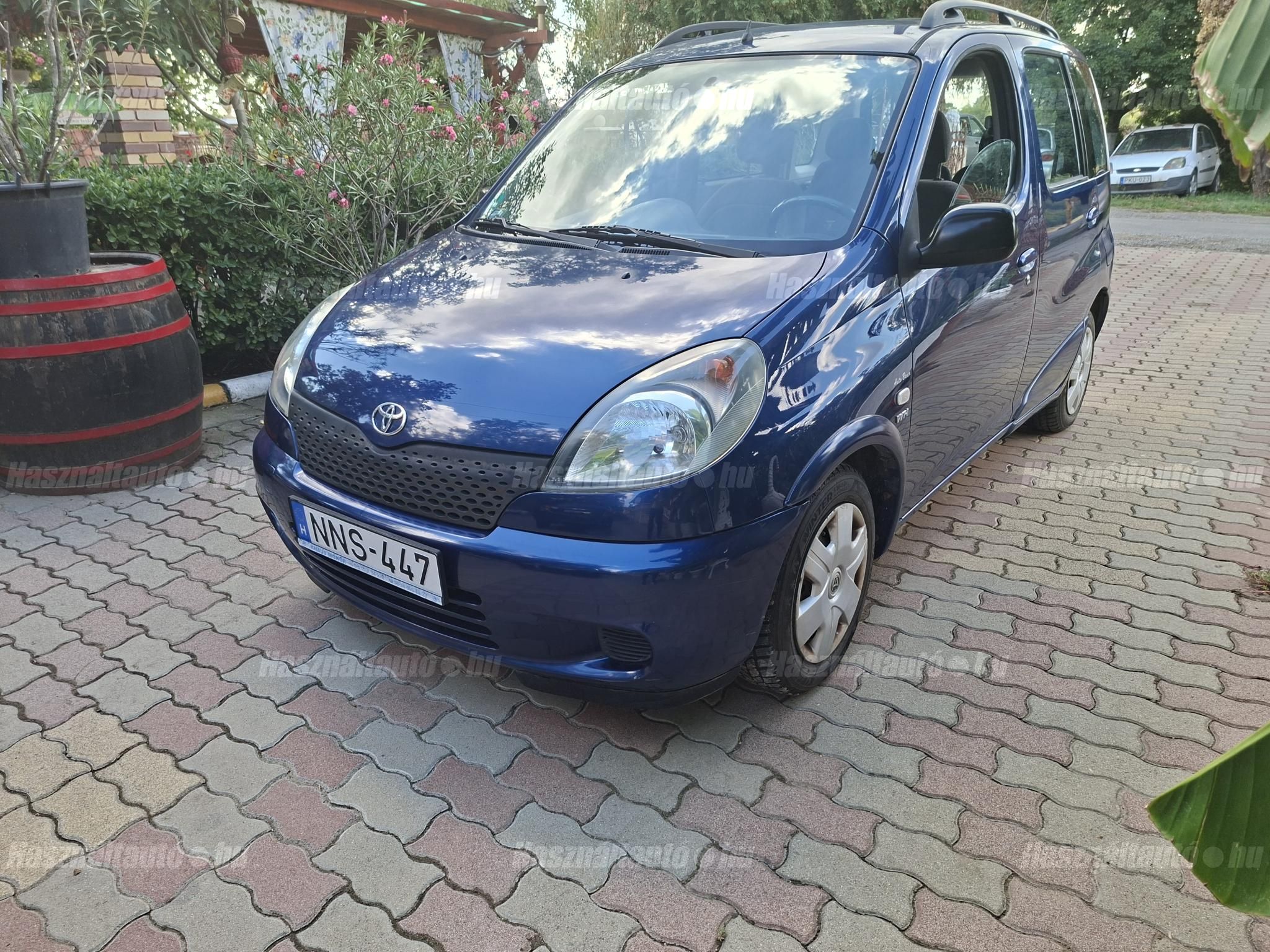 TOYOTA YARIS VERSO 2002/10 - 1