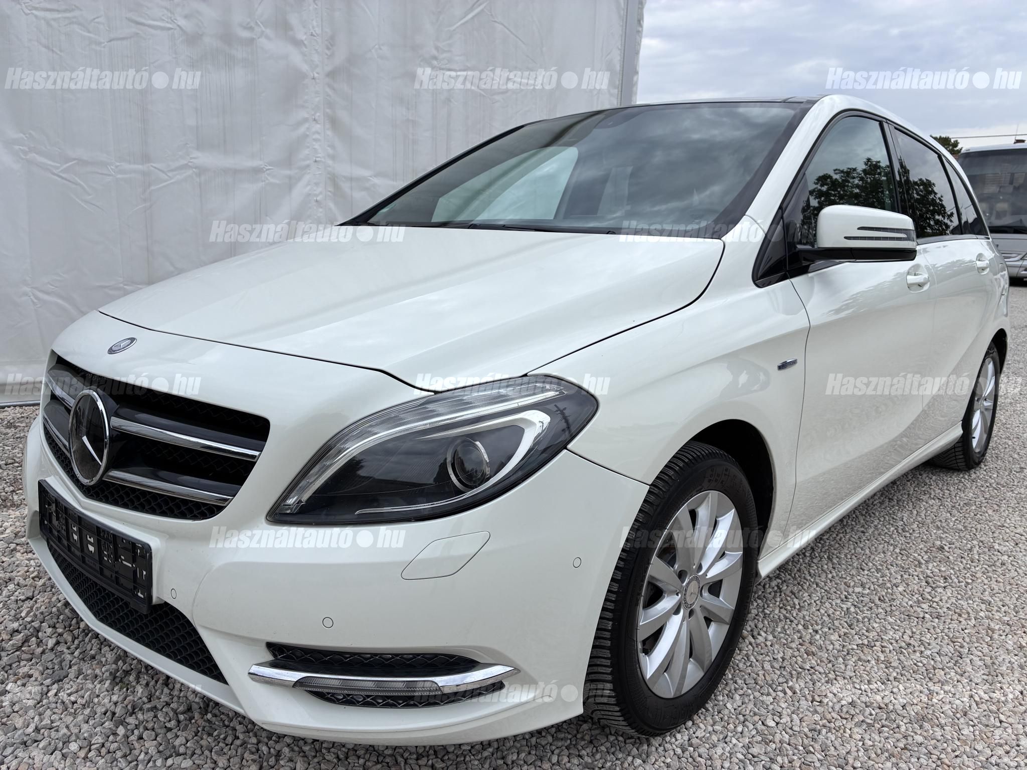 MERCEDES-BENZ B 200 2013/2 - 1