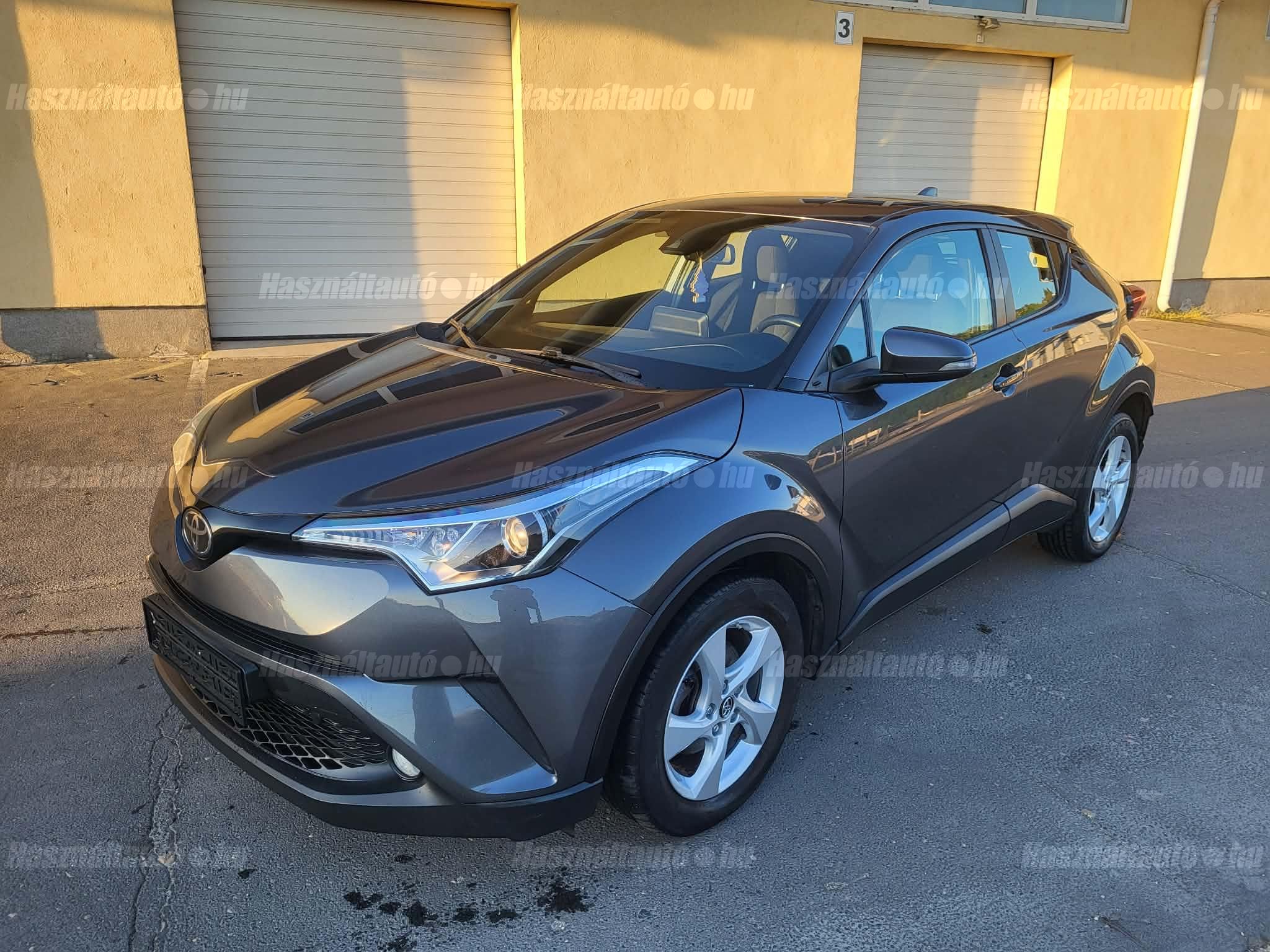 TOYOTA C-HR 2018/9 - 1