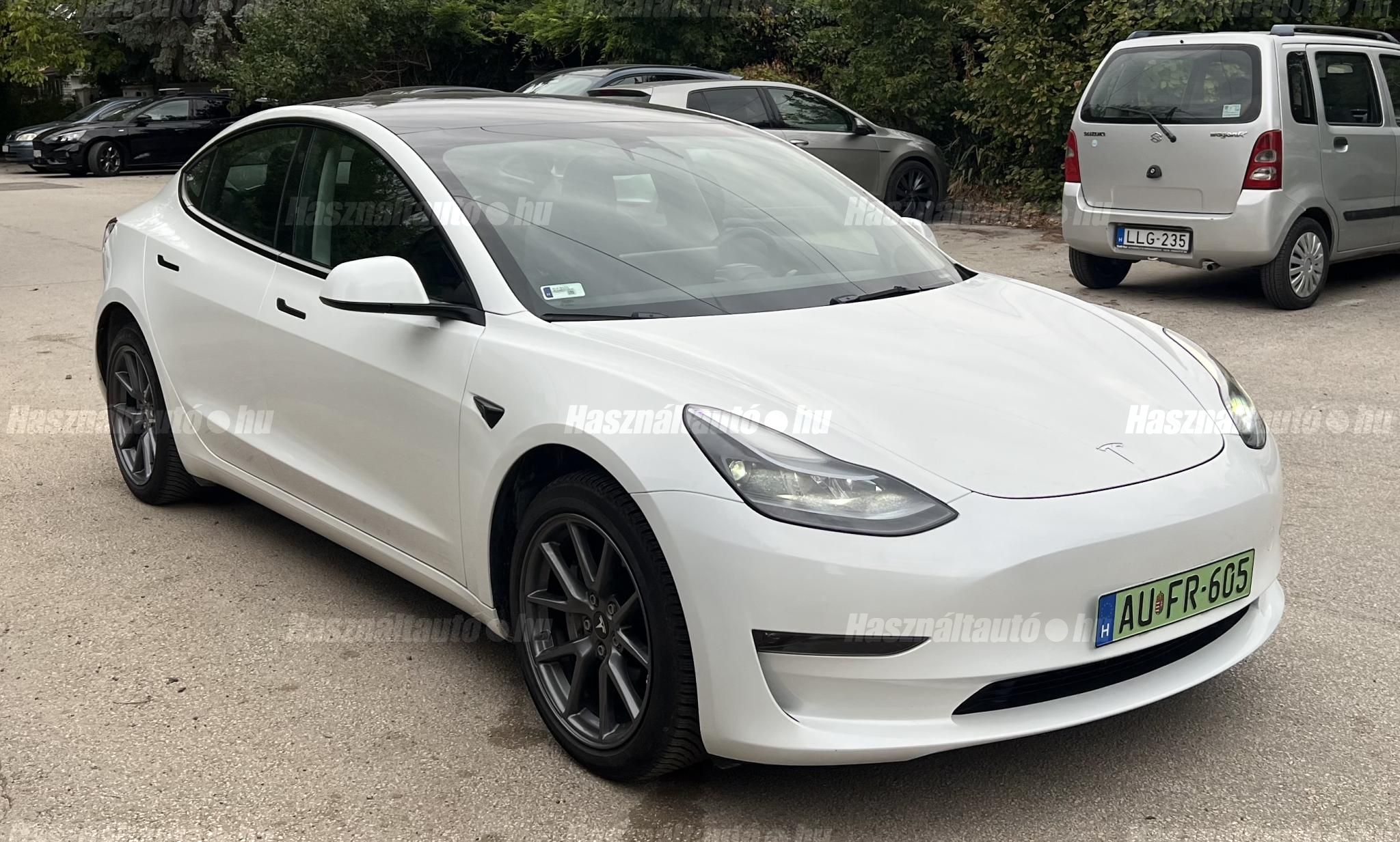 TESLA MODEL 3 2023/6 - 1