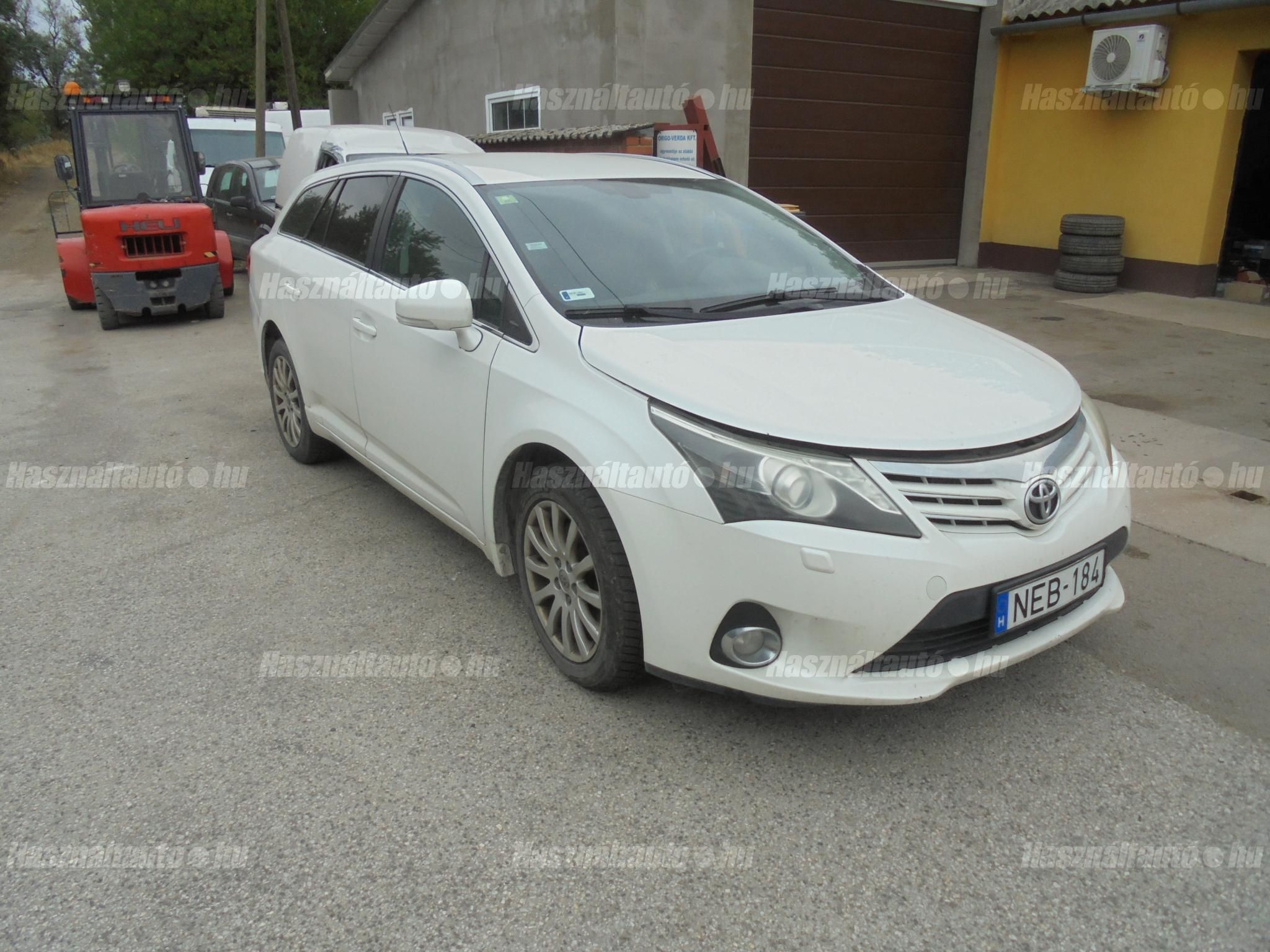 TOYOTA AVENSIS 2014 - 1