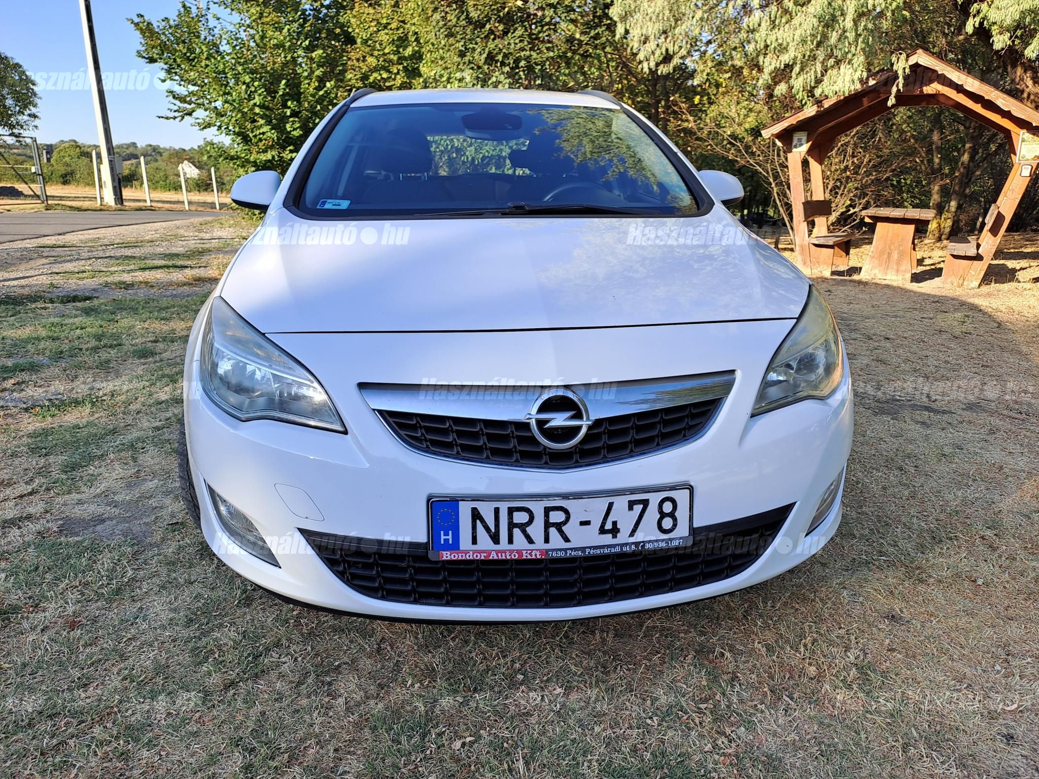 OPEL ASTRA J 2011/8 - 1