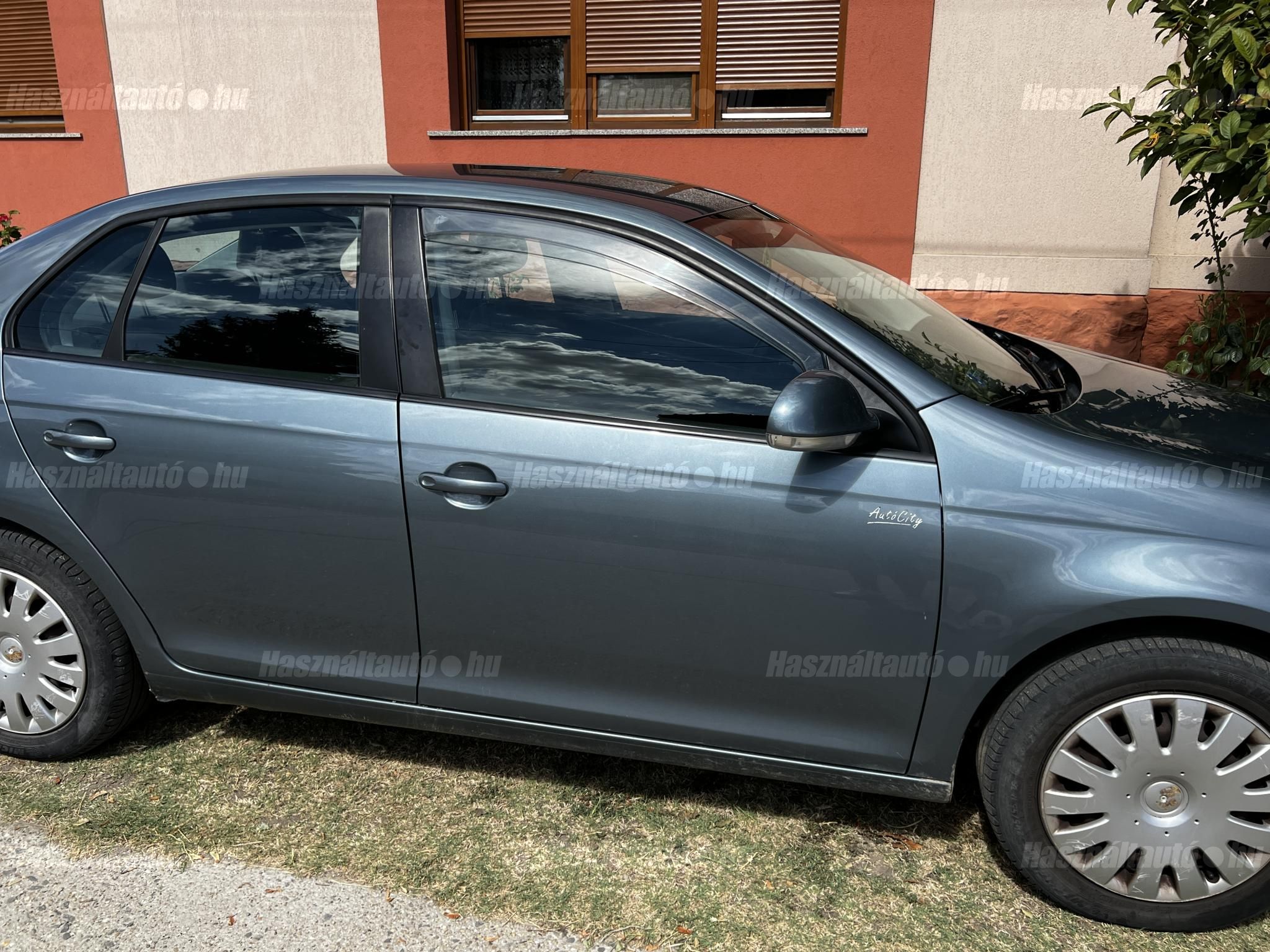VOLKSWAGEN JETTA 2006/8 - 1