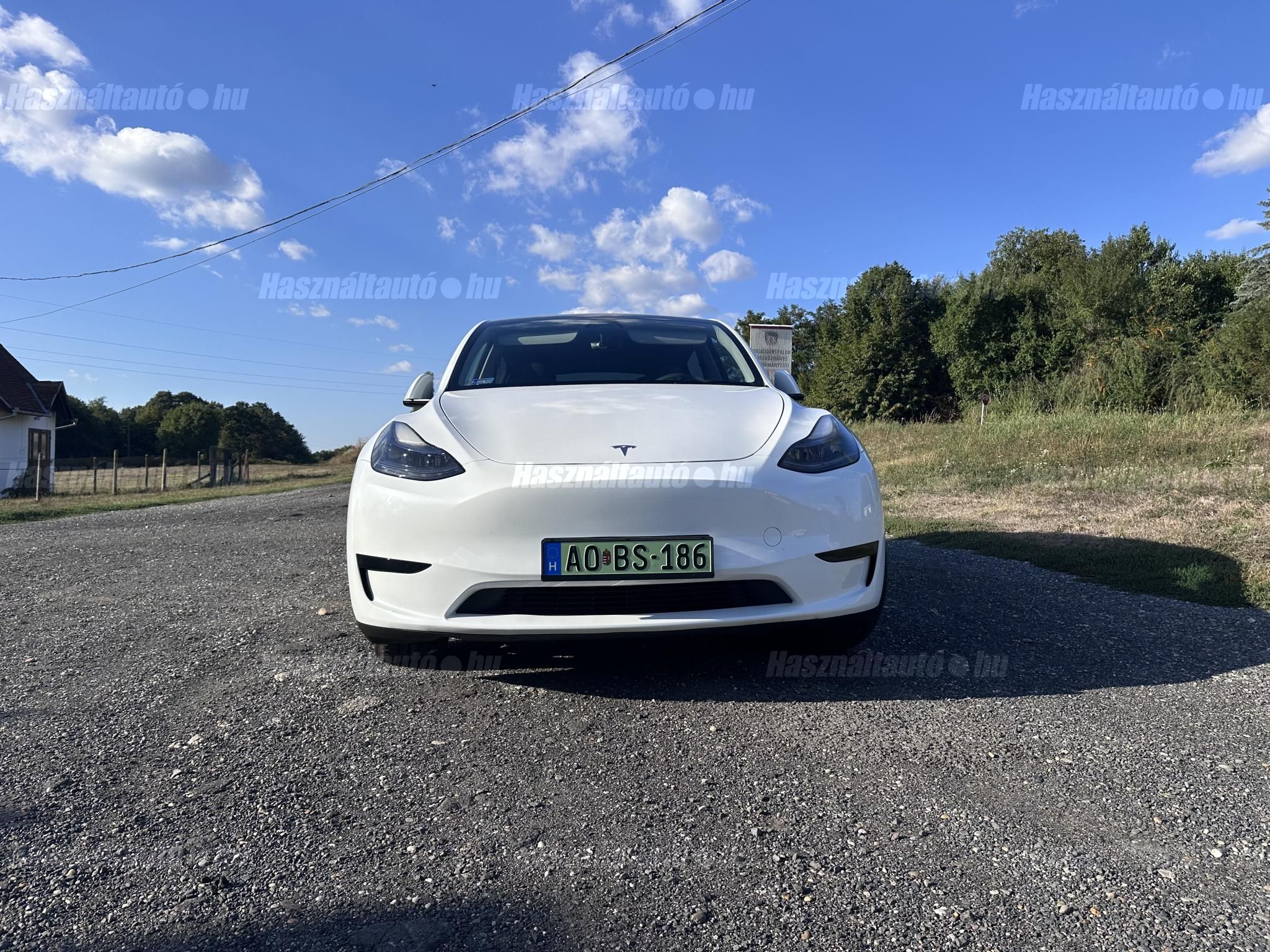 TESLA MODEL Y 2023/4 - 1