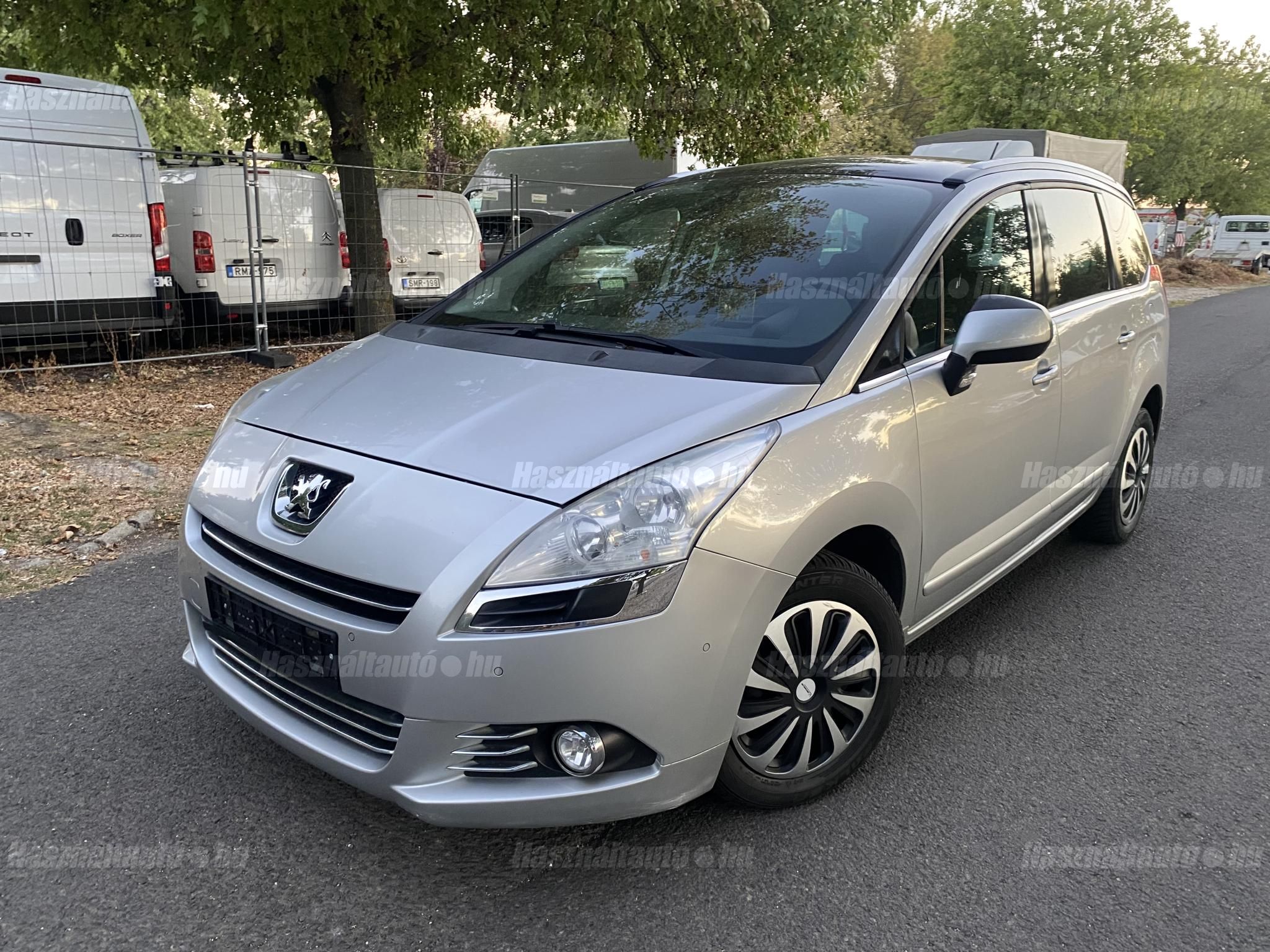 PEUGEOT 5008 2010/11 - 1