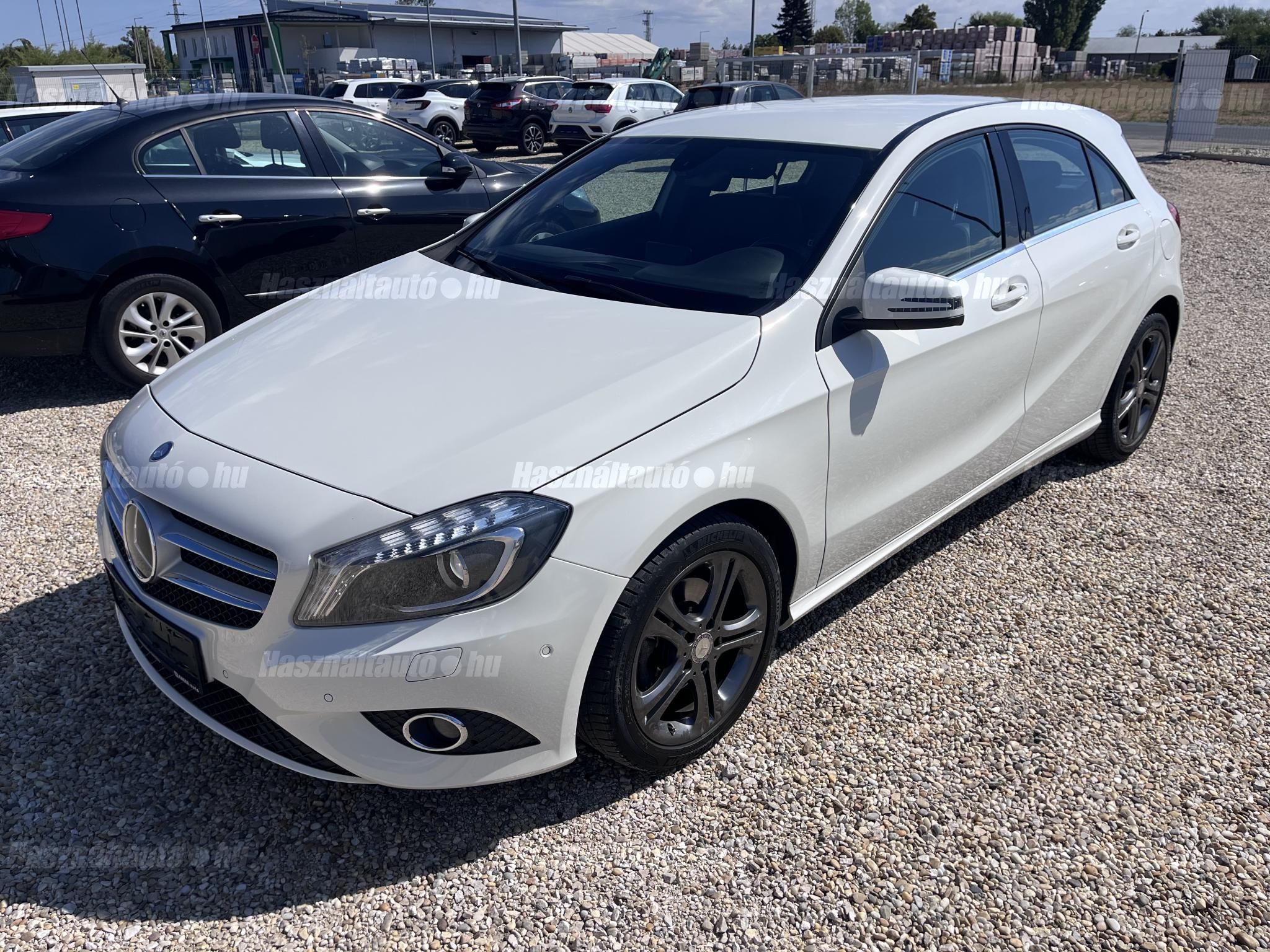 MERCEDES-BENZ A 180 2013/6 - 1