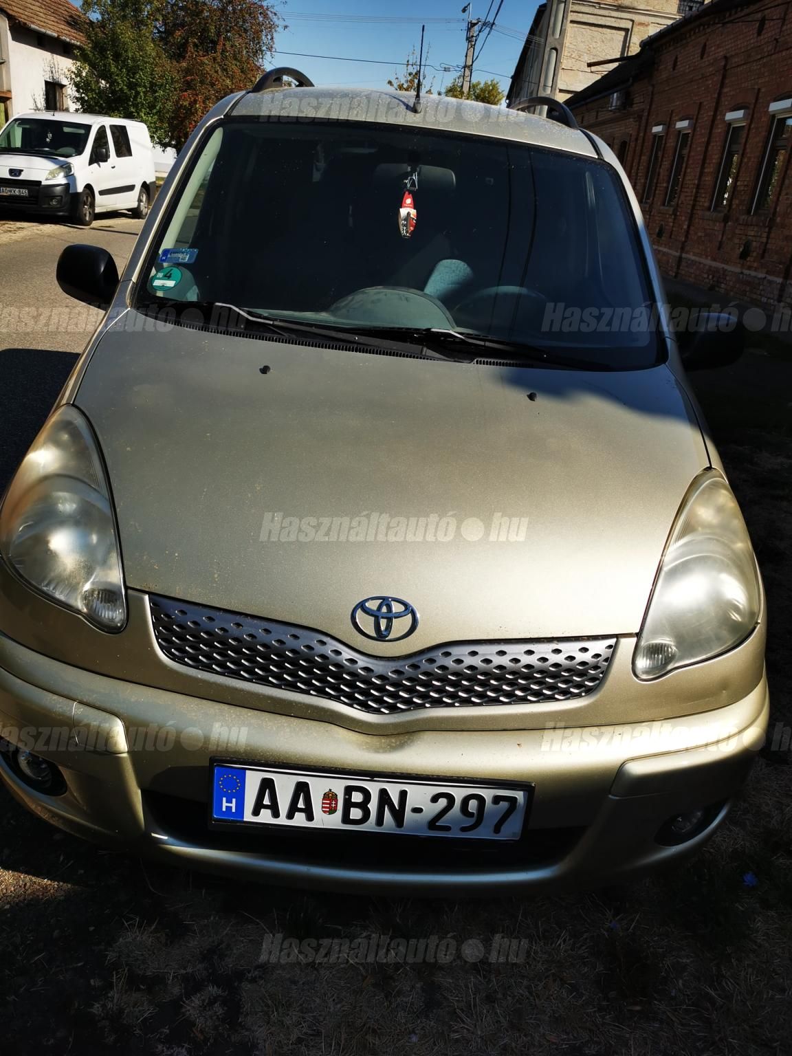 TOYOTA YARIS VERSO 2002/7 - 1