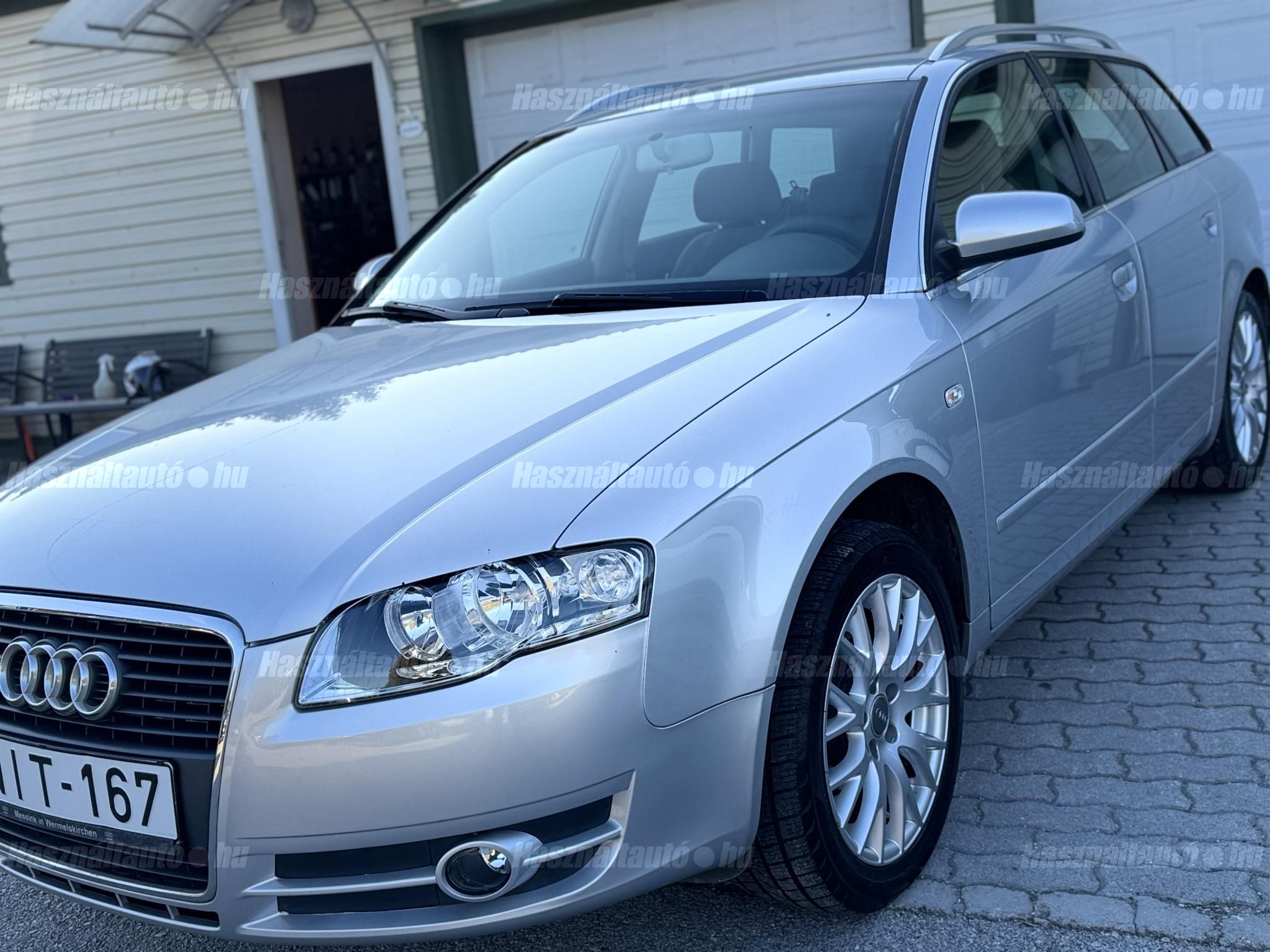 AUDI A4 2008/6 - 1