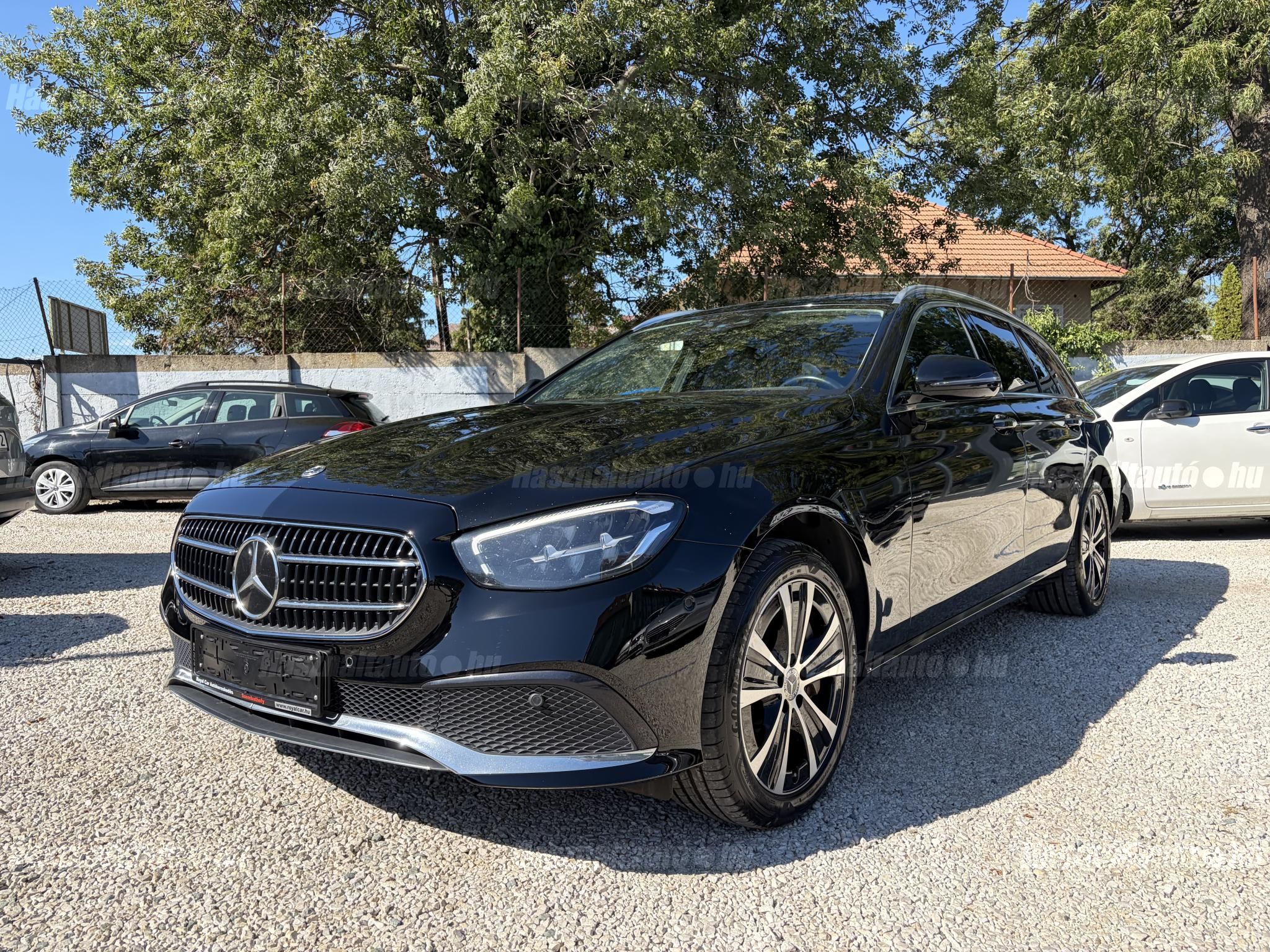 MERCEDES-BENZ E 300 2022/6 - 1