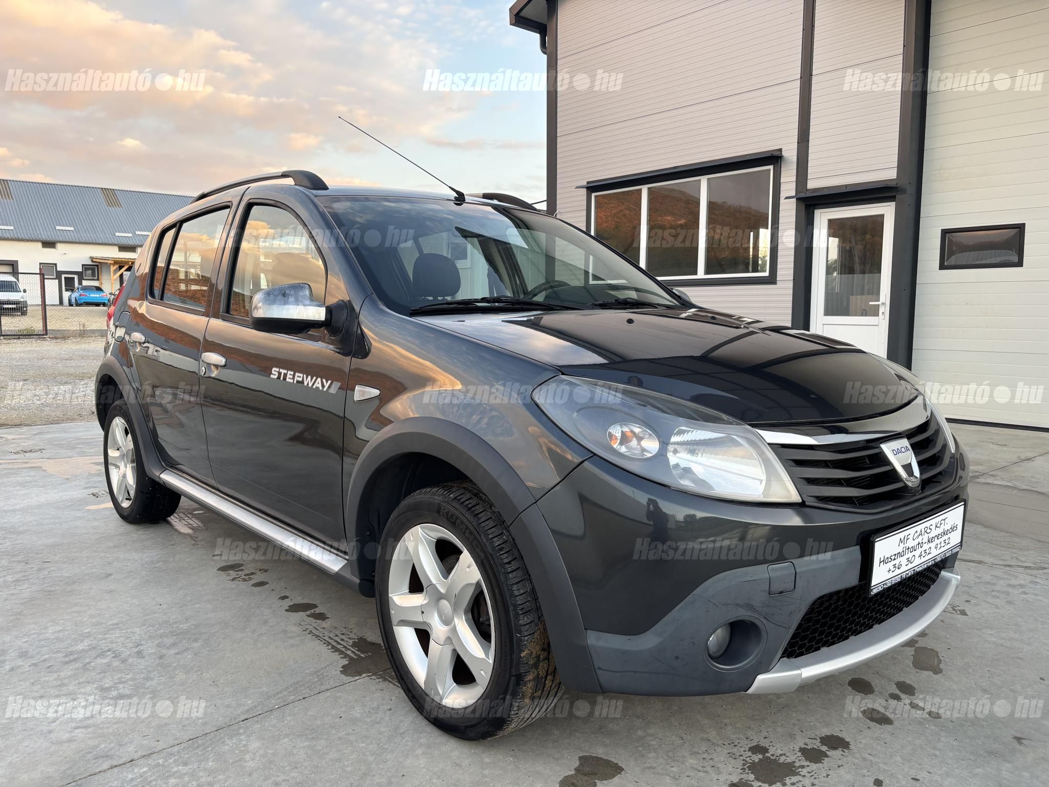 DACIA SANDERO 2010/8 - 1