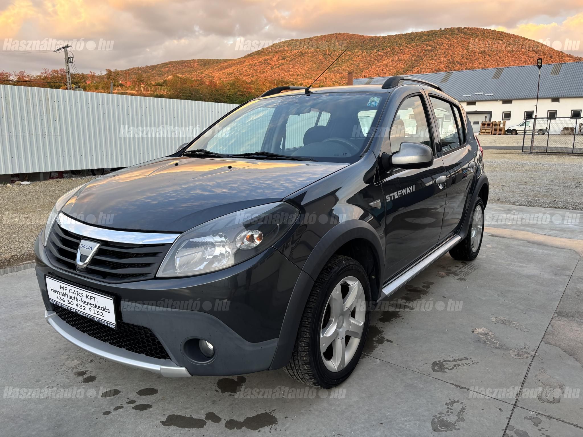 DACIA SANDERO 2010/8 - 1