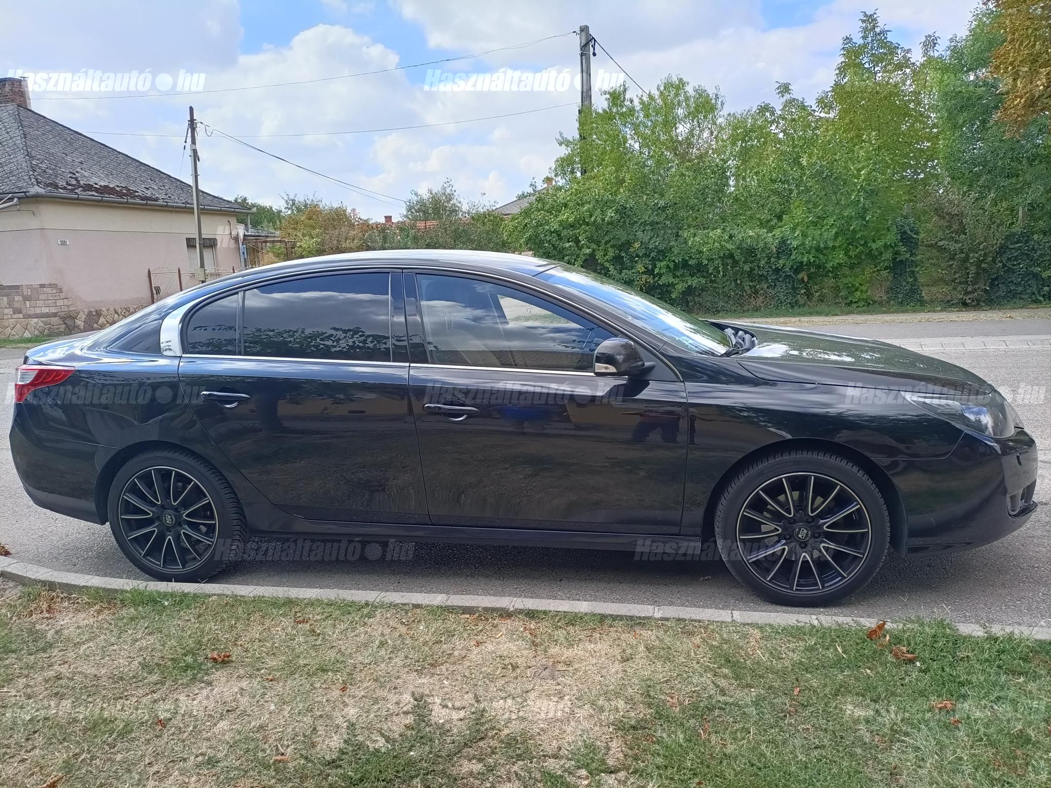 RENAULT LATITUDE 2012/9 - 1