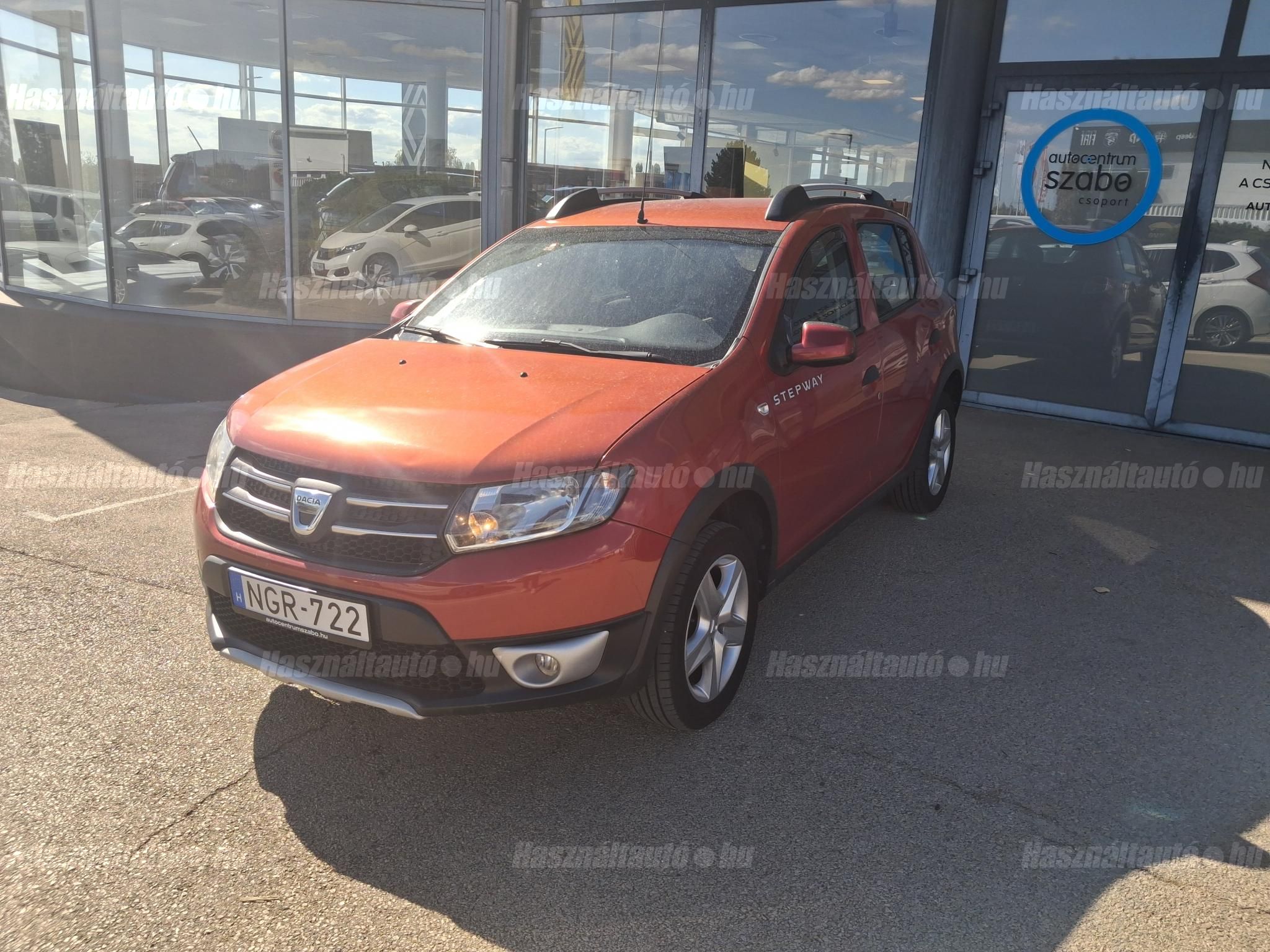 DACIA SANDERO 2015/8 - 1