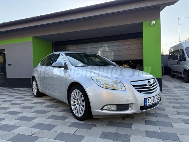 OPEL INSIGNIA 2010/2 - 1