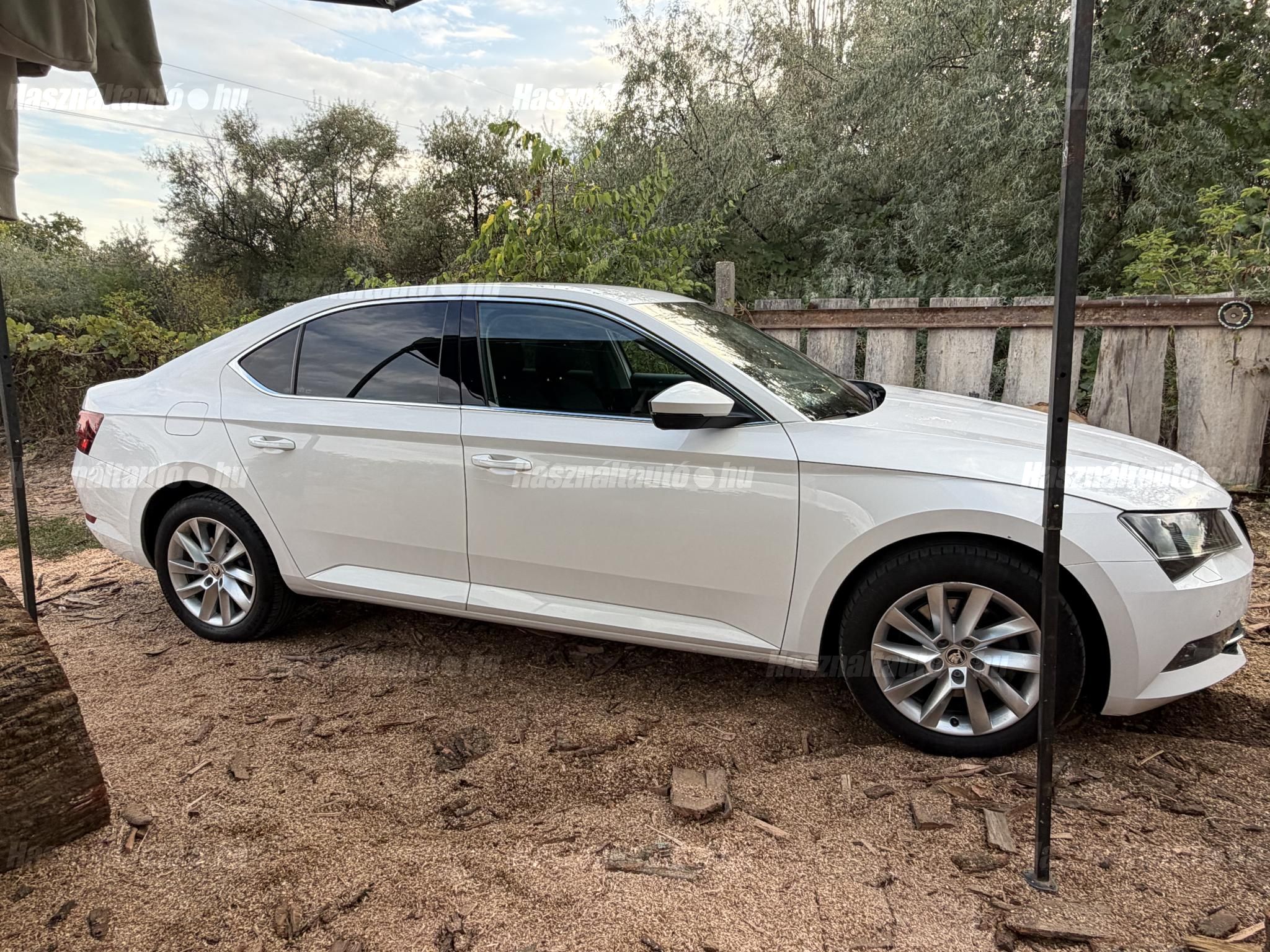 SKODA SUPERB 2018/12 - 1