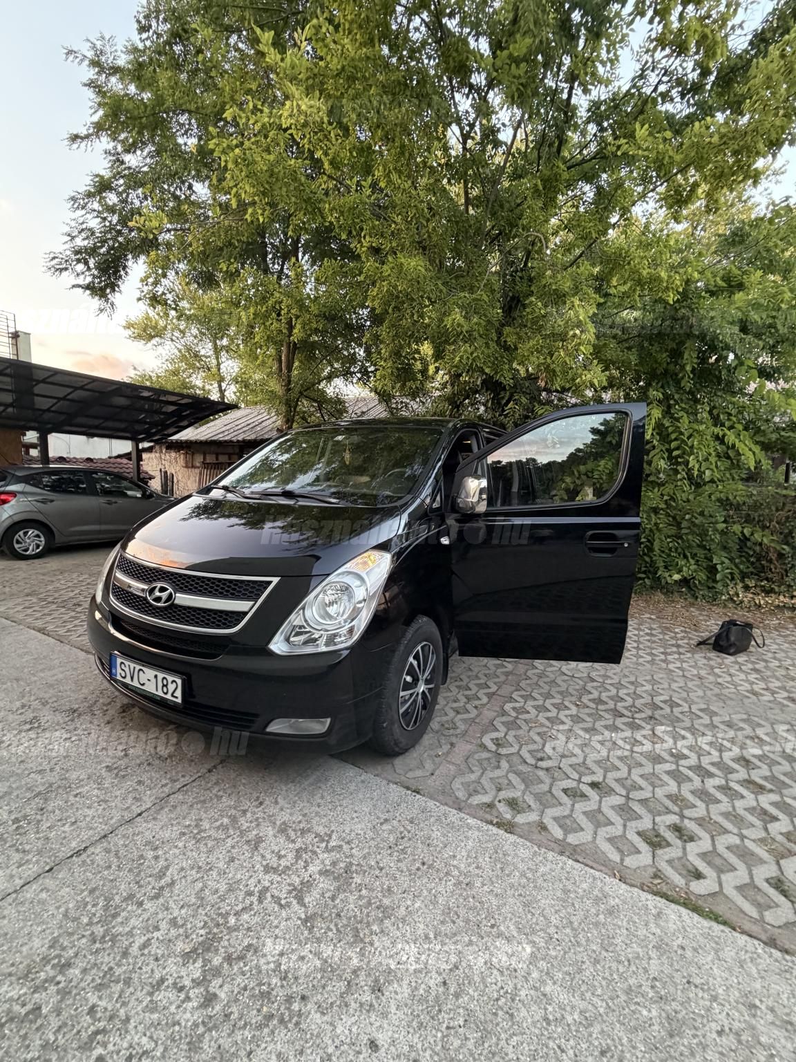 HYUNDAI H-1 2010/1 - 1