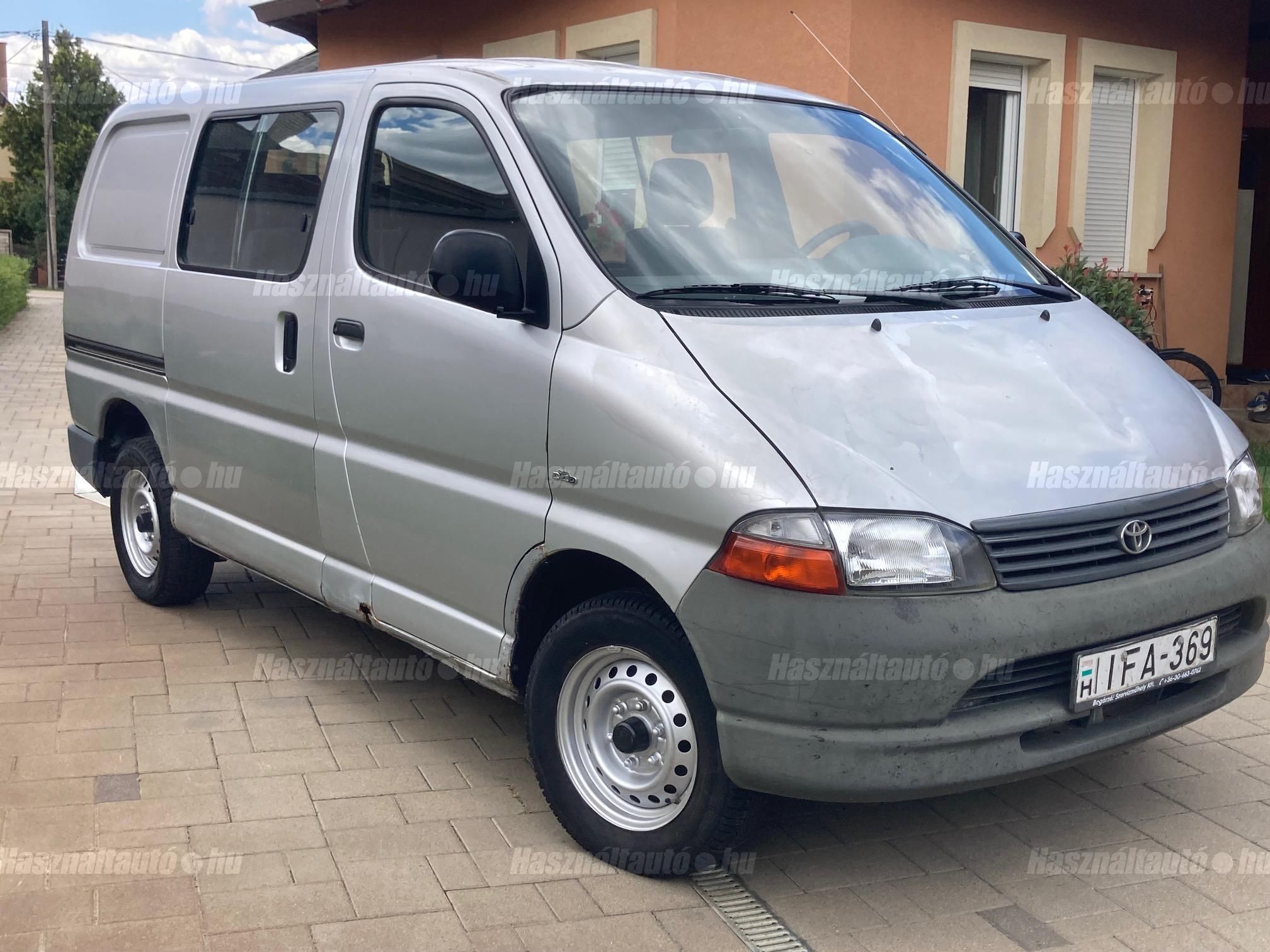 TOYOTA HIACE 2002/9 - 1