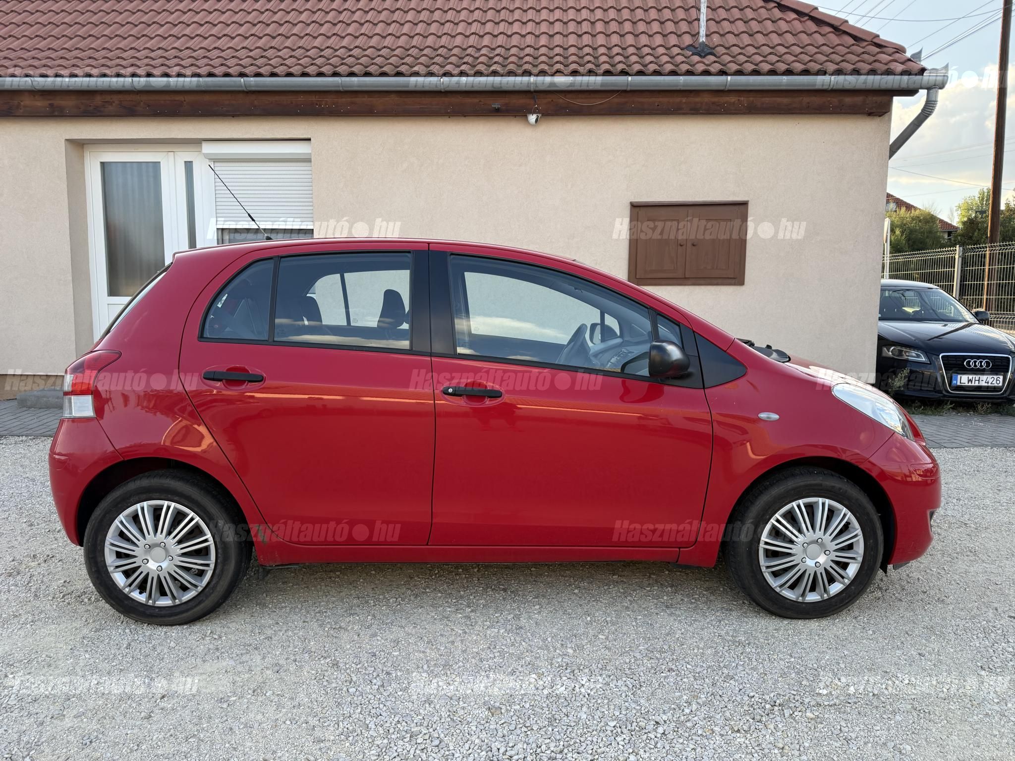 TOYOTA YARIS 2010/6 - 1