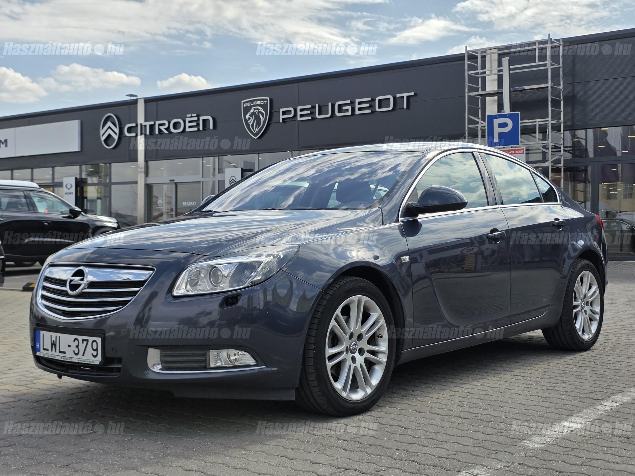 OPEL INSIGNIA 2011/6 - 1