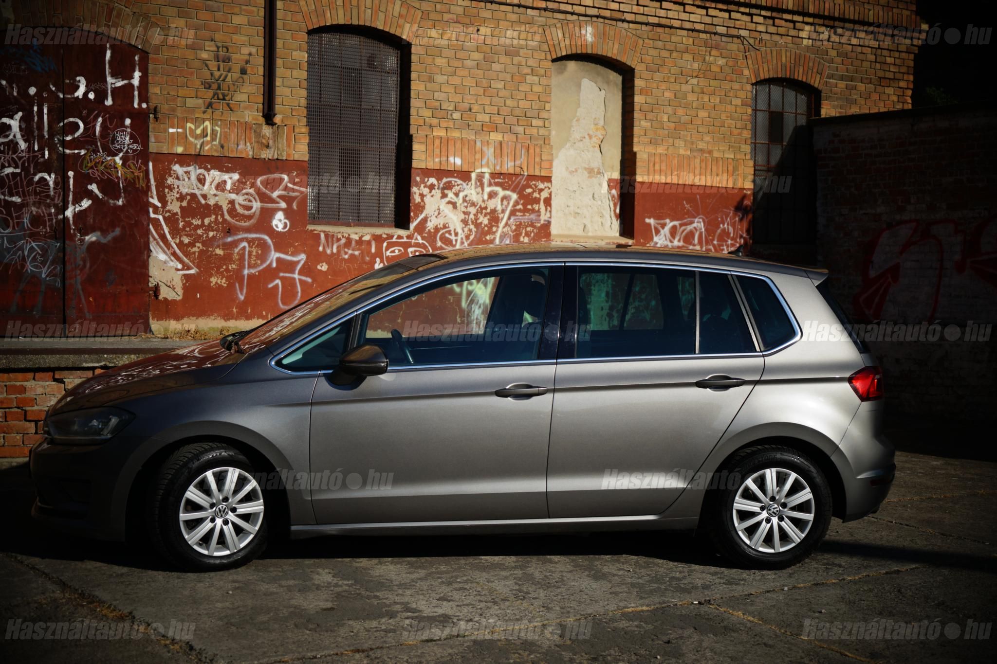 VOLKSWAGEN GOLF SPORTSVAN 2015/9 - 1