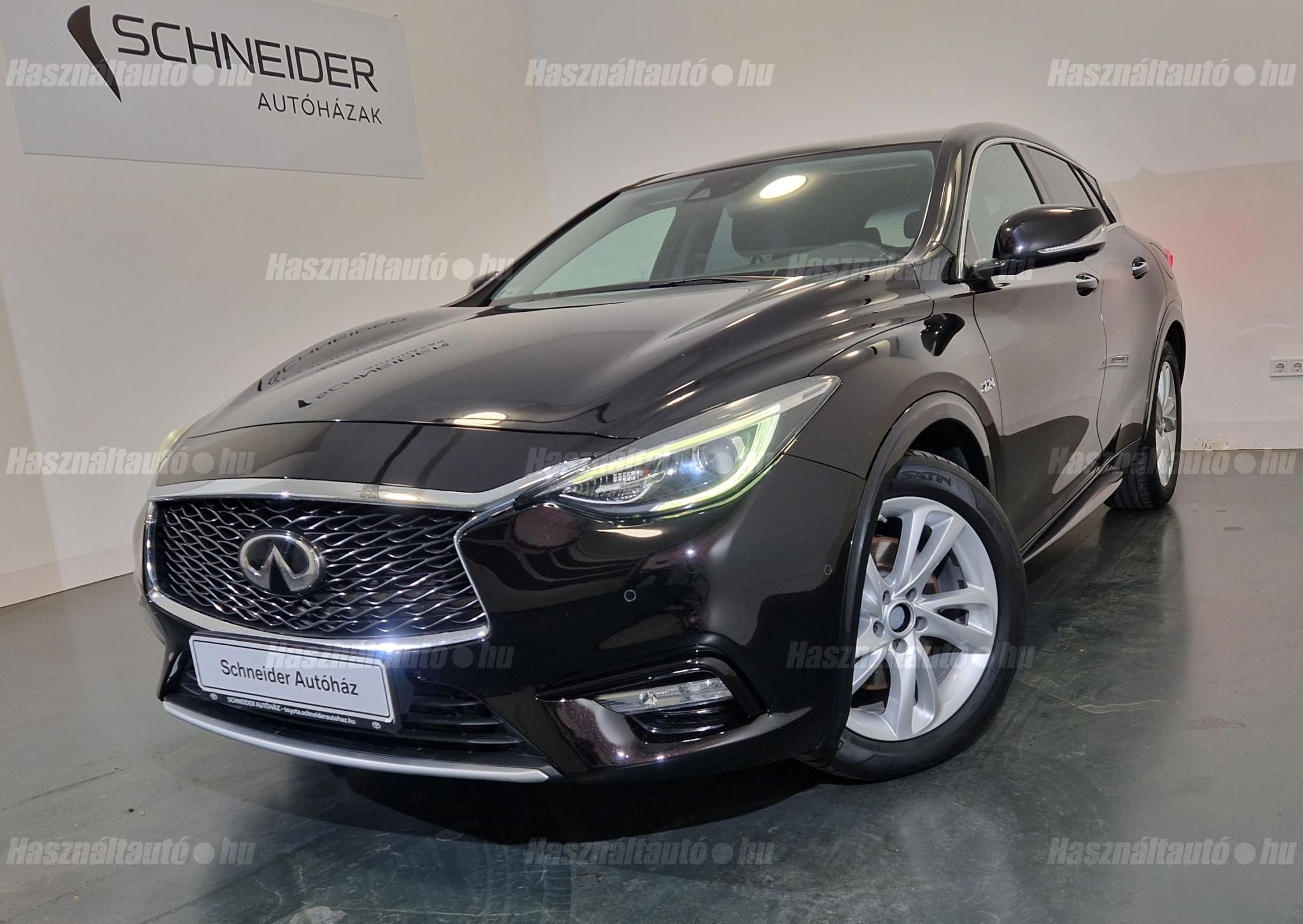 INFINITI Q30 2016/4 - 1