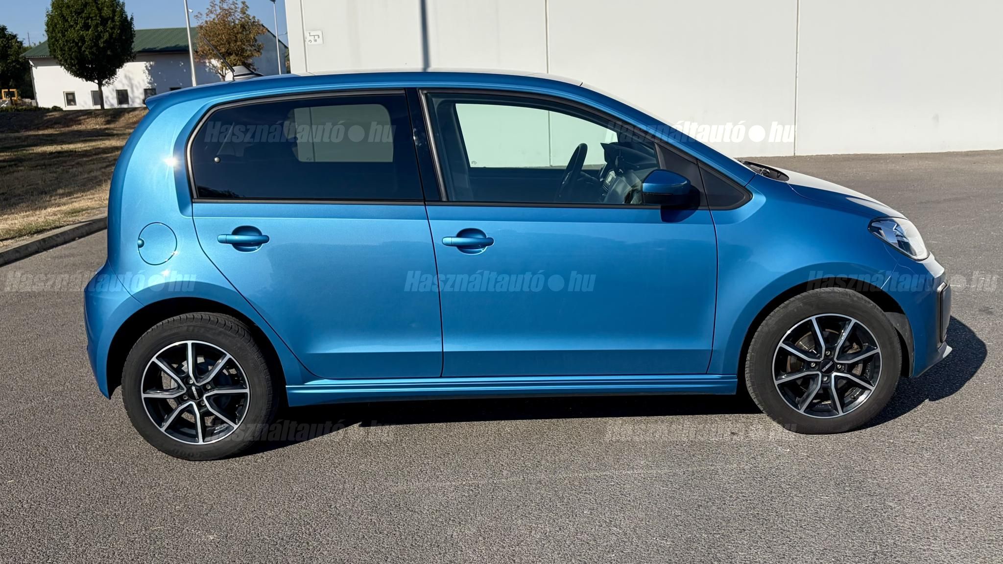 VOLKSWAGEN UP 2021 - 1