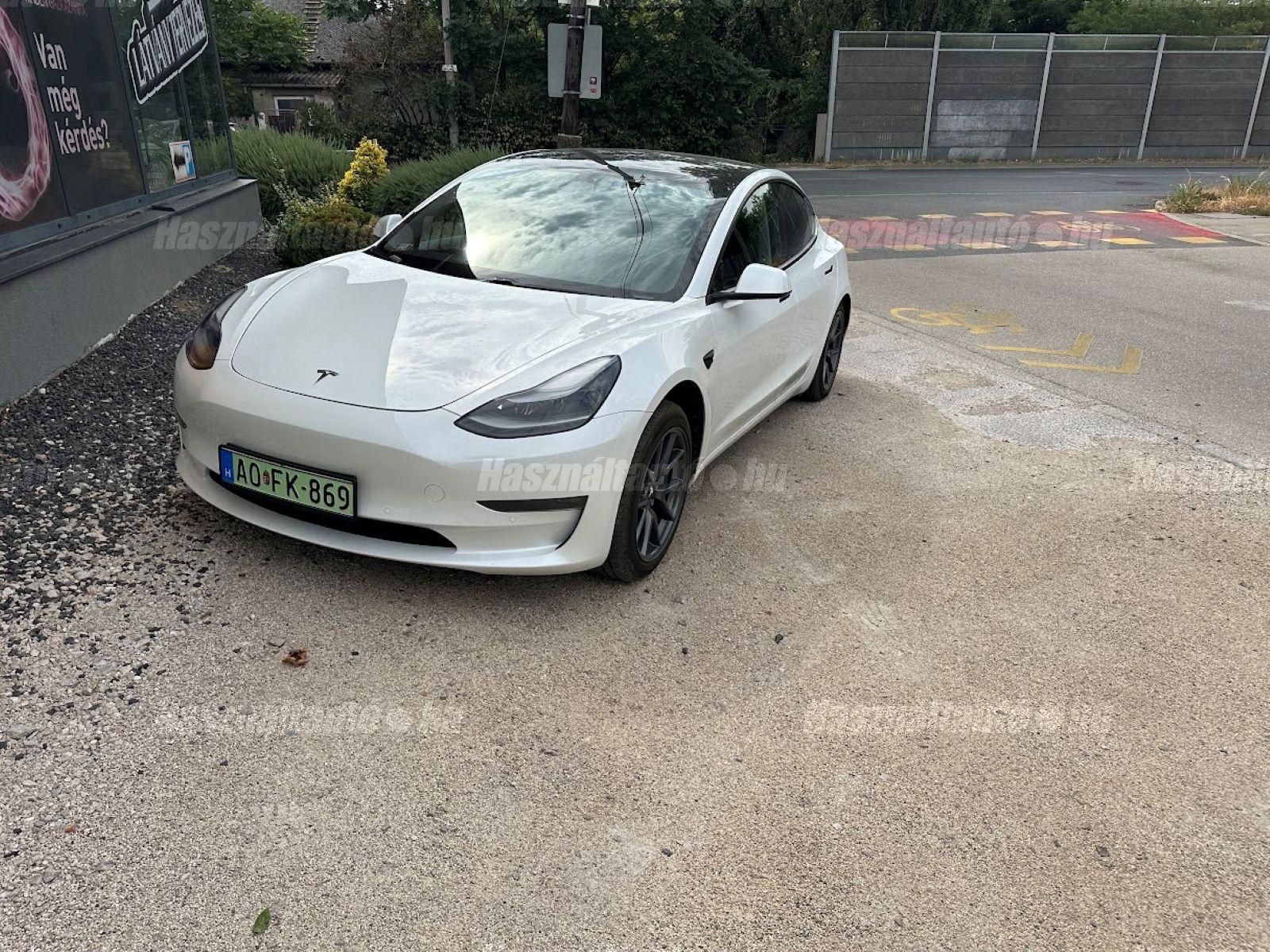TESLA MODEL 3 2021/3 - 1