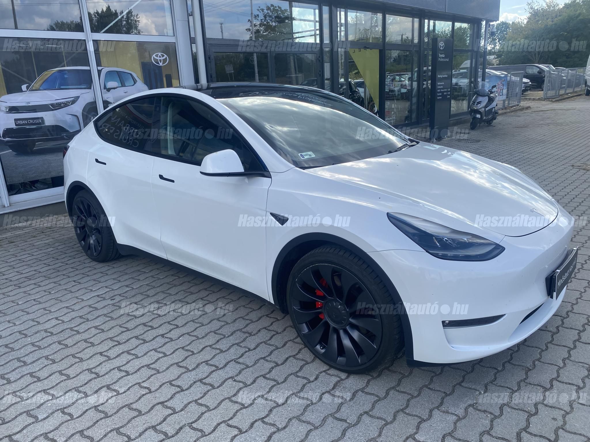 TESLA MODEL Y 2023 - 1