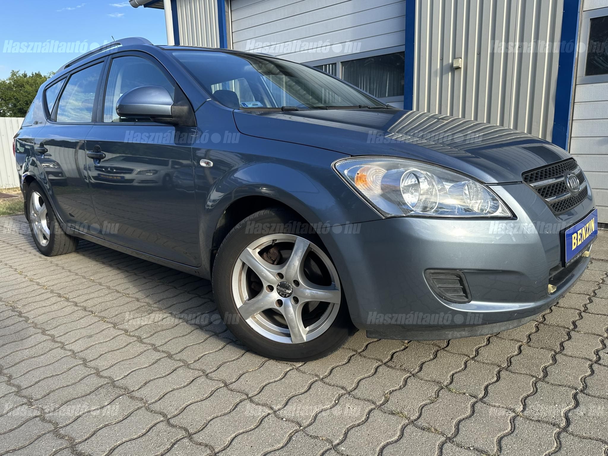 KIA CEE'D 2009/7 - 1