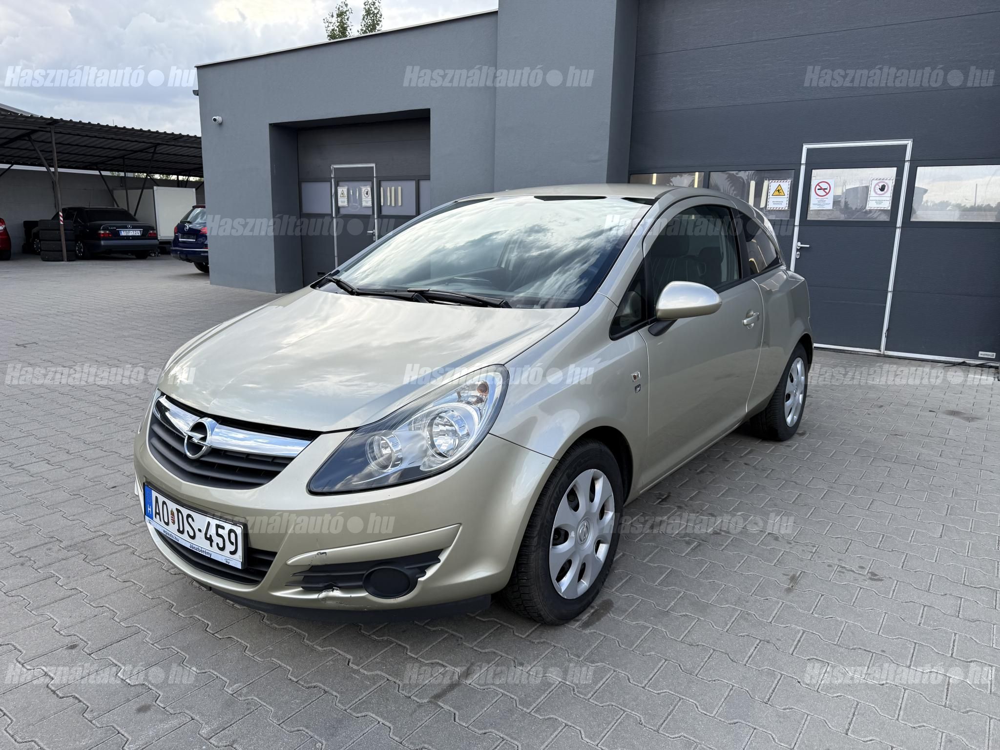 OPEL CORSA D 2010/2 - 1