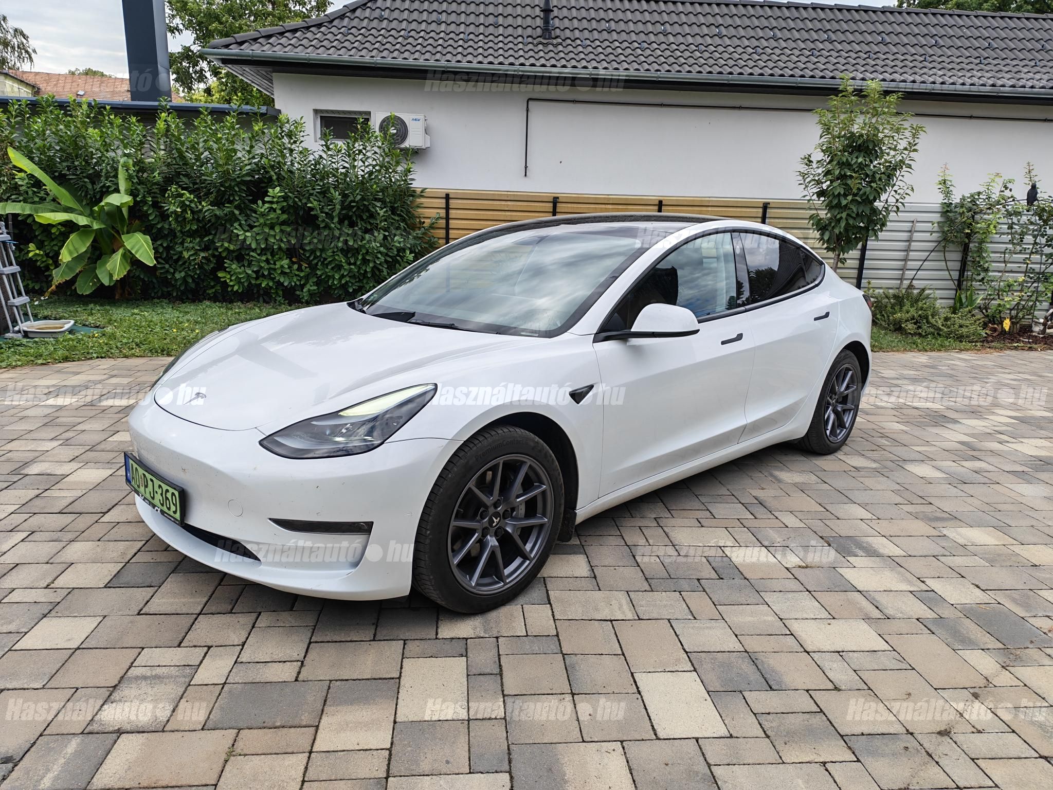 TESLA MODEL 3 2023 - 1
