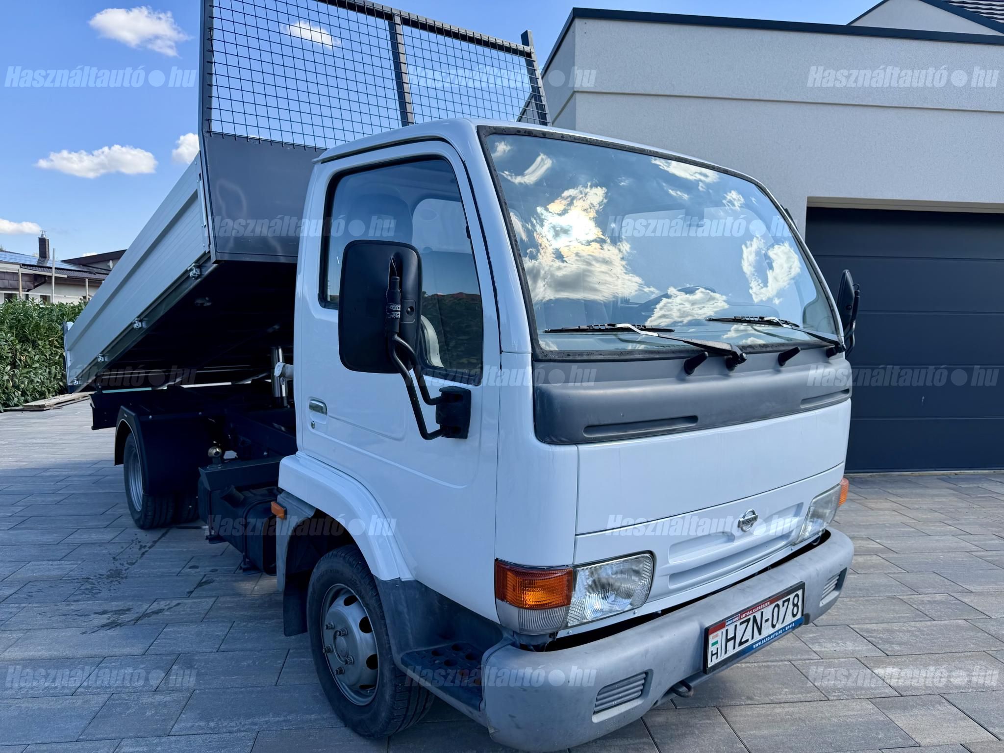 NISSAN CABSTAR 2002 - 1