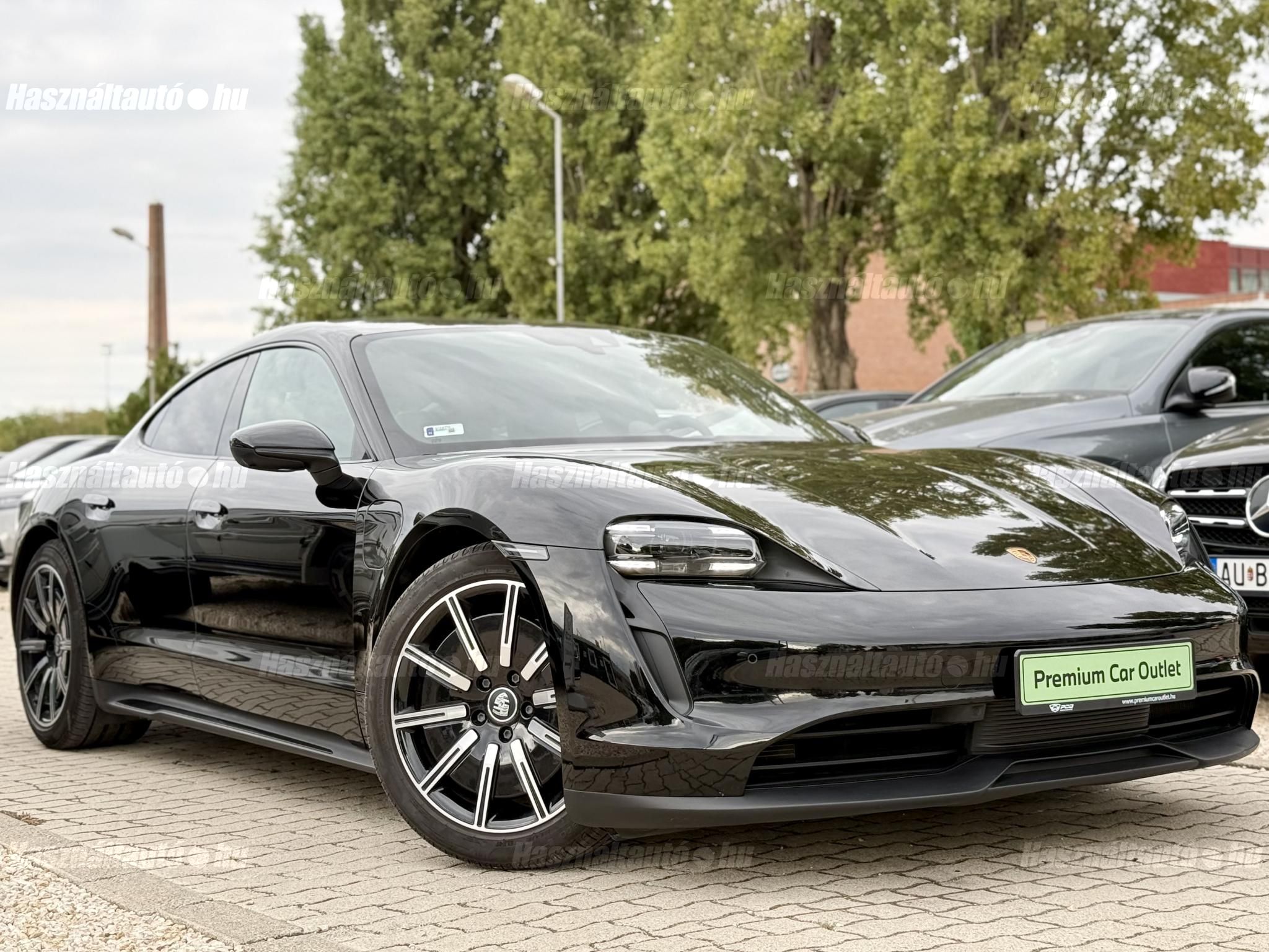 PORSCHE TAYCAN 2021/11 - 1