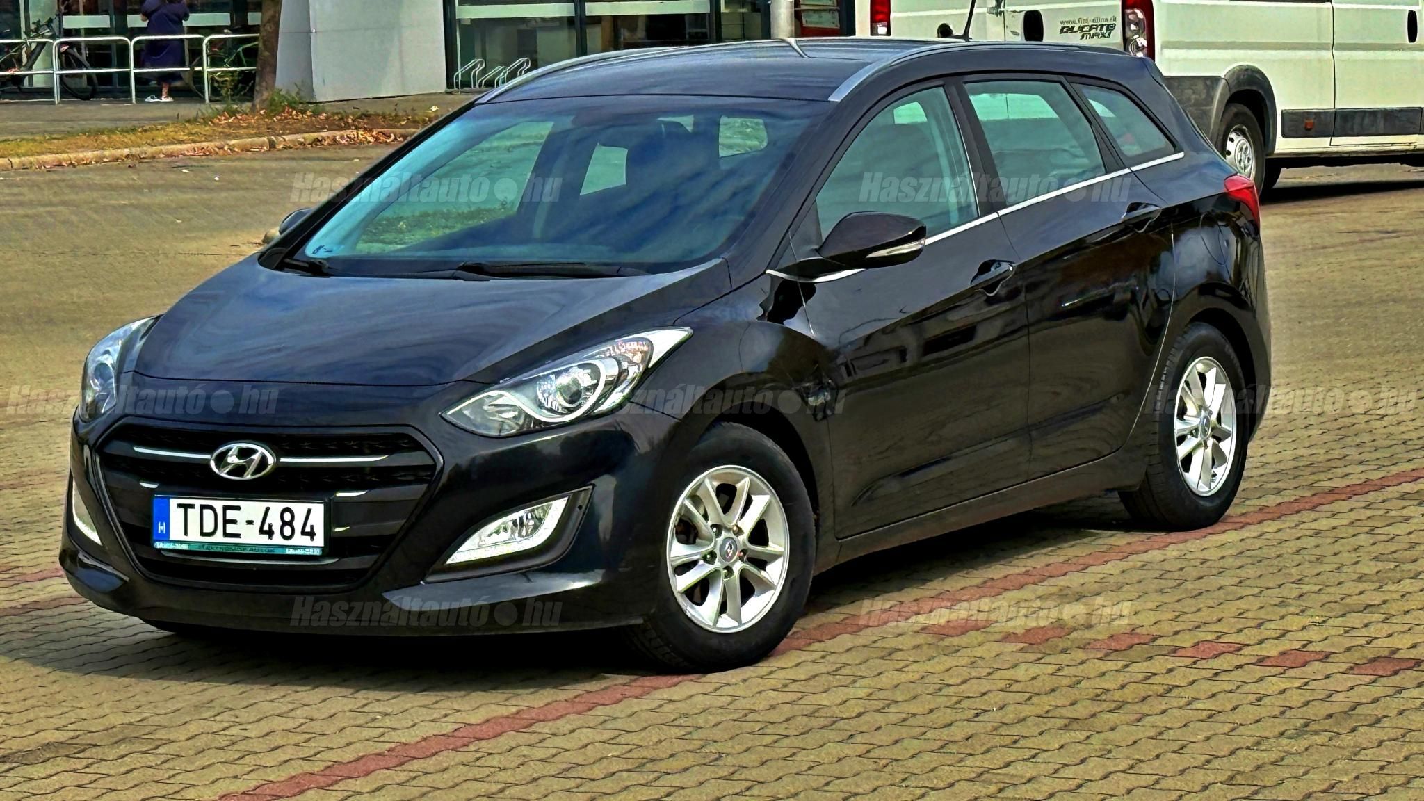 HYUNDAI I30 2017/4 - 1