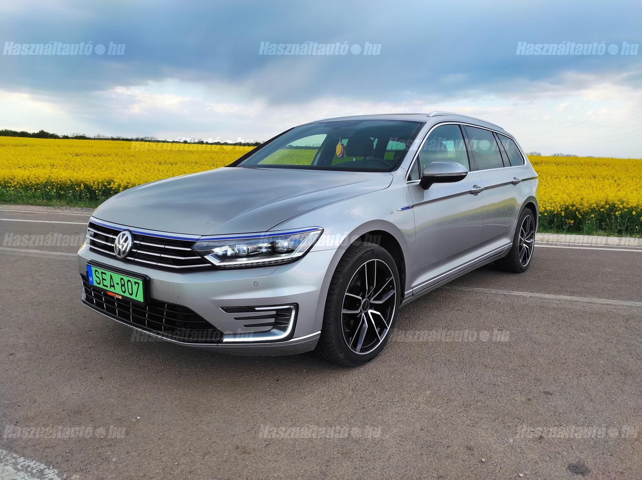 VOLKSWAGEN PASSAT 2015/12 - 1