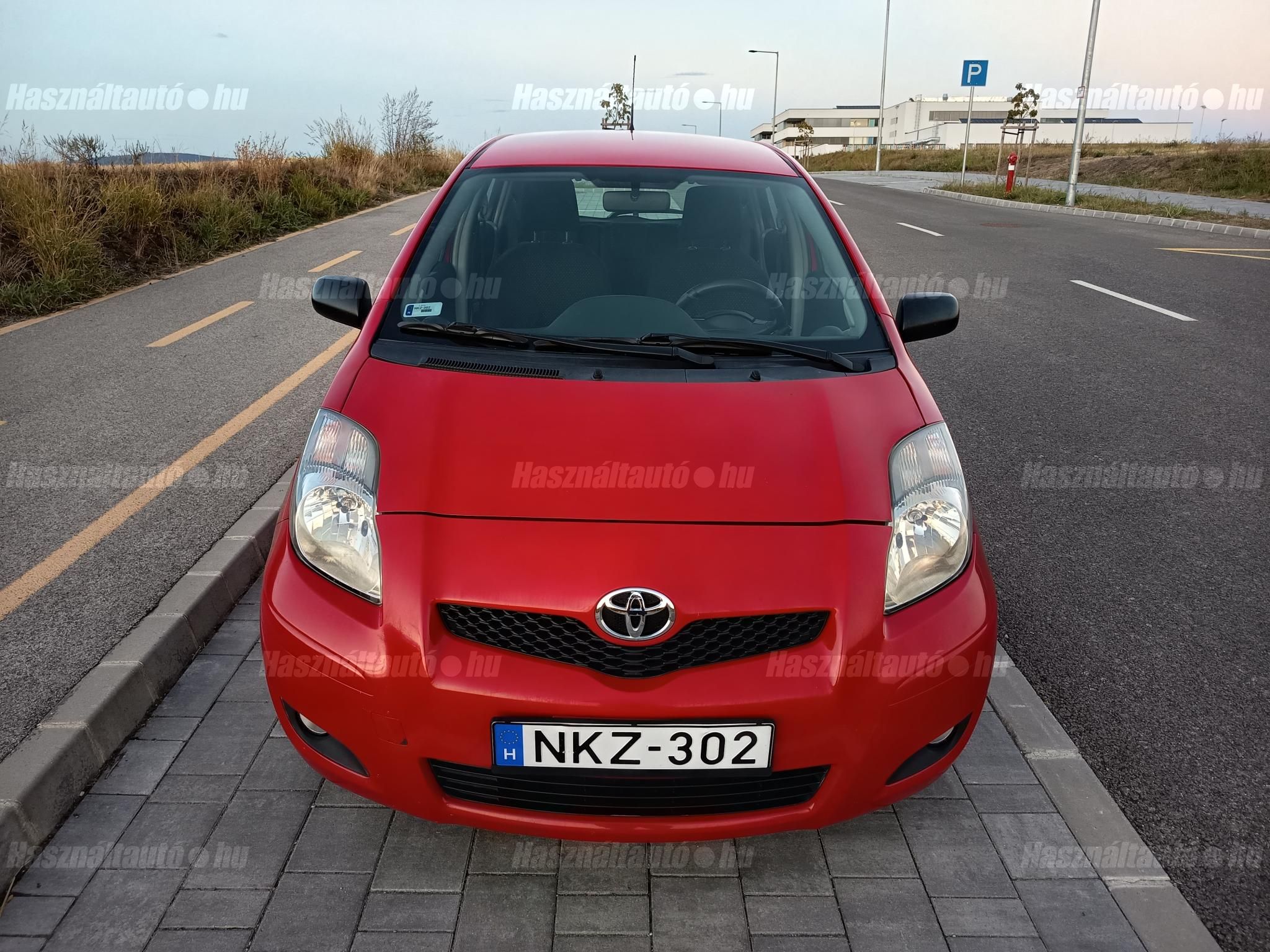 TOYOTA YARIS 2011 - 1