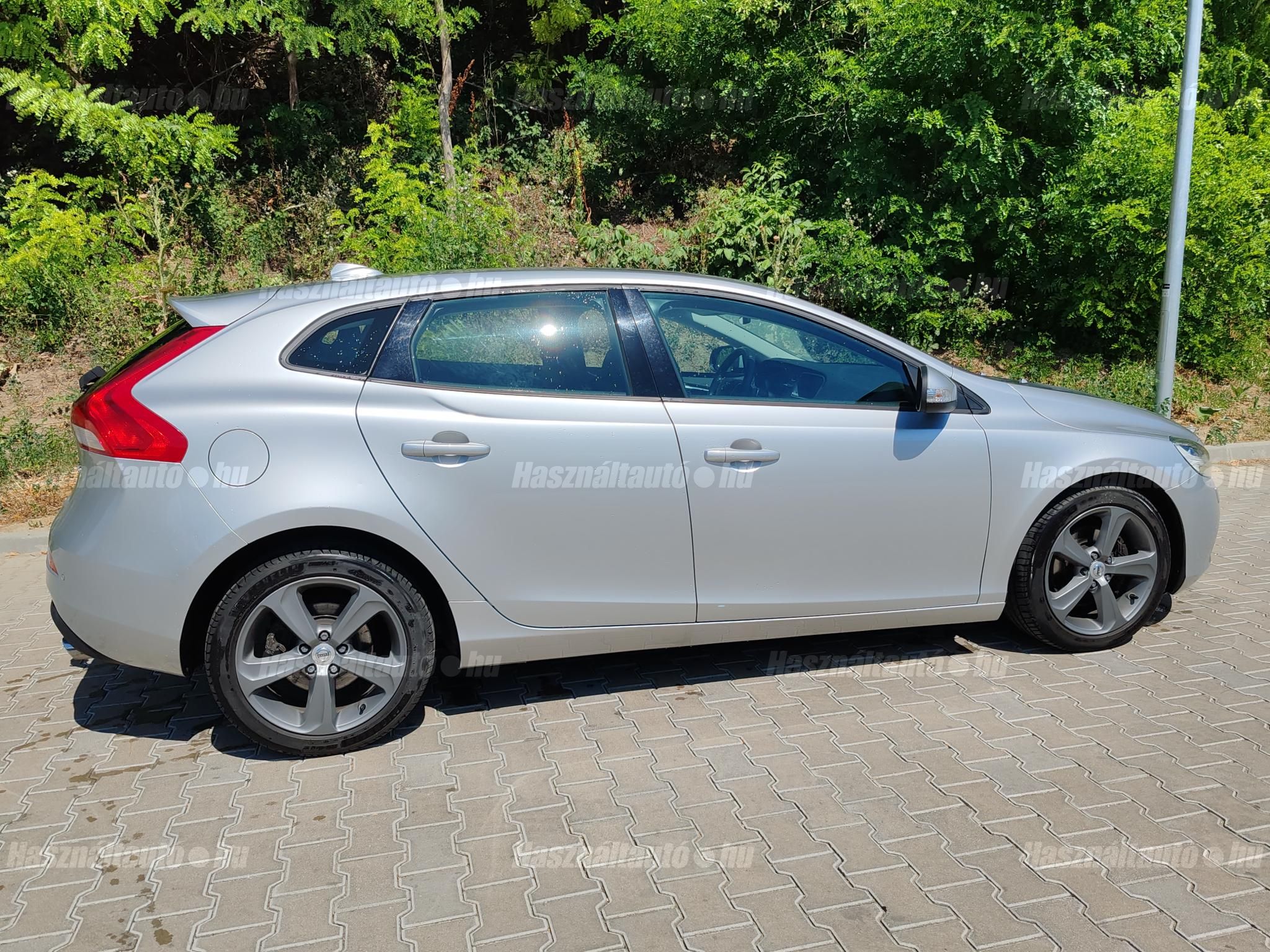 VOLVO V40 2019/1 - 1