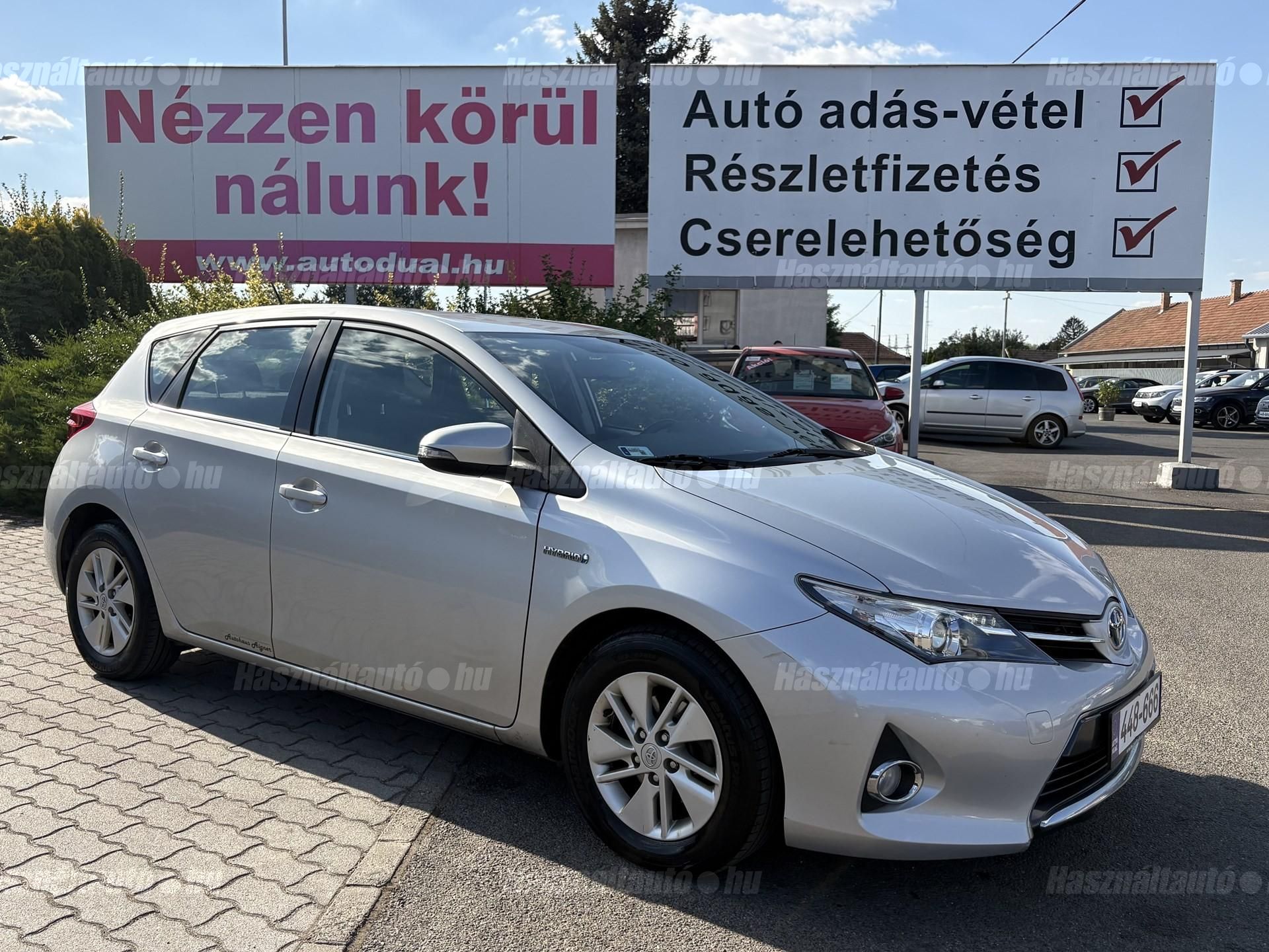 TOYOTA AURIS 2014/5 - 1