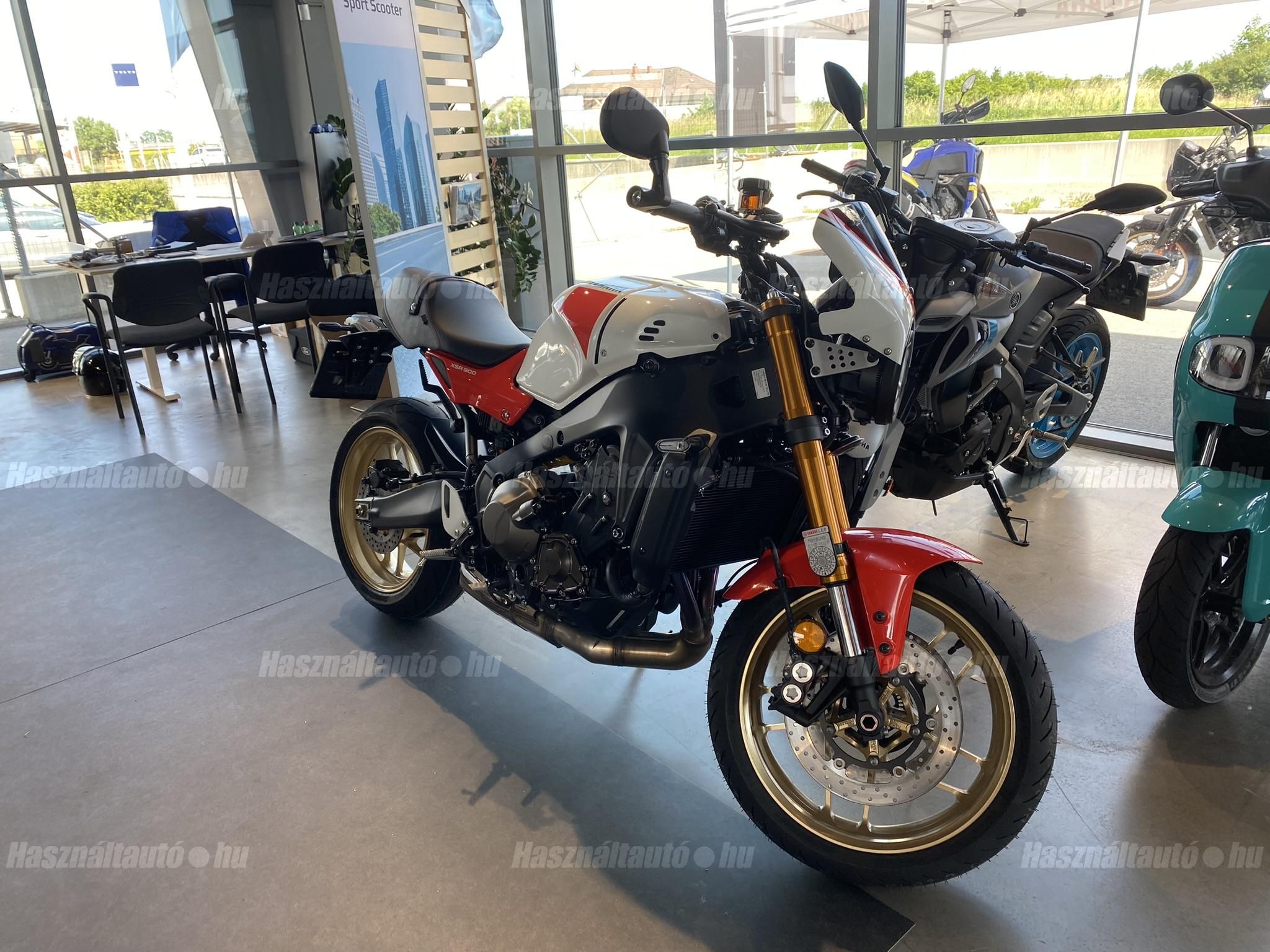 YAMAHA XSR 900 2025/6 - 1