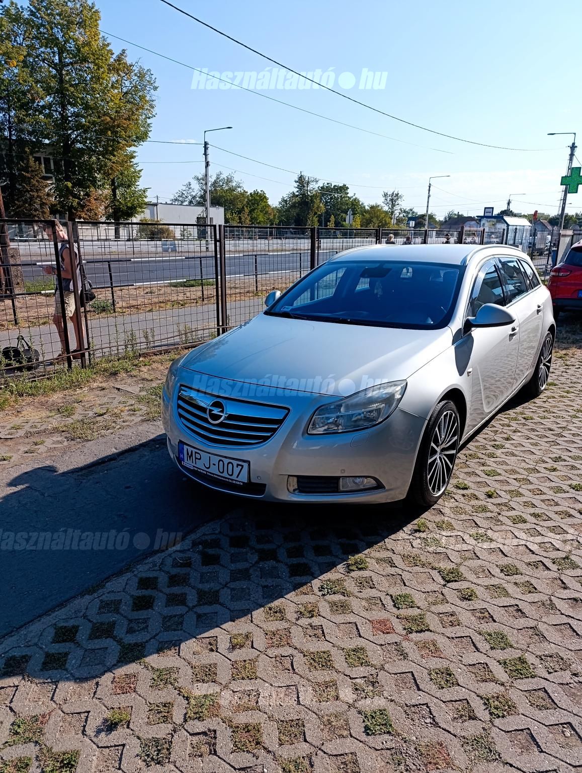 OPEL INSIGNIA 2010/7 - 1
