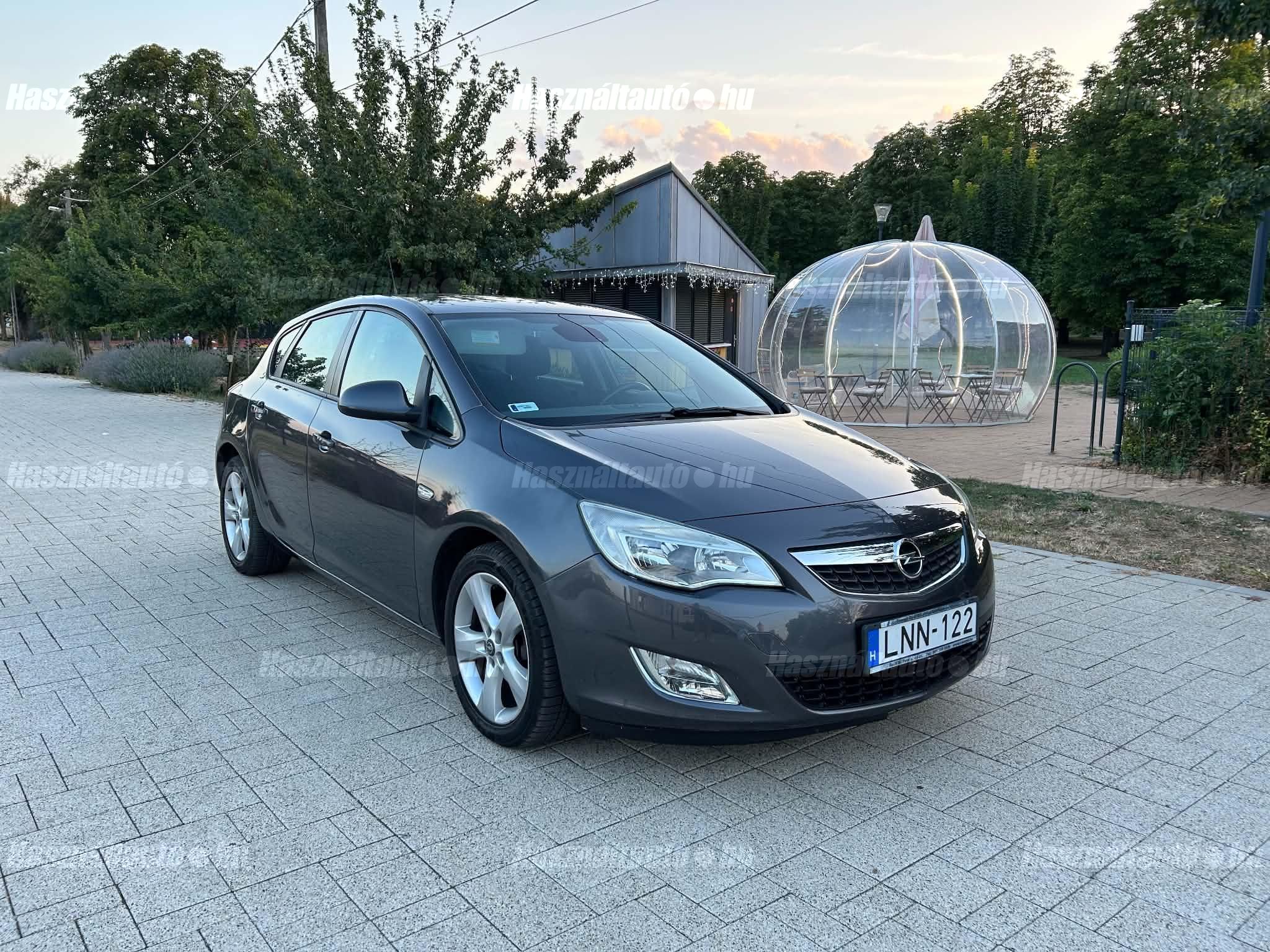 OPEL ASTRA J 2010/2 - 1