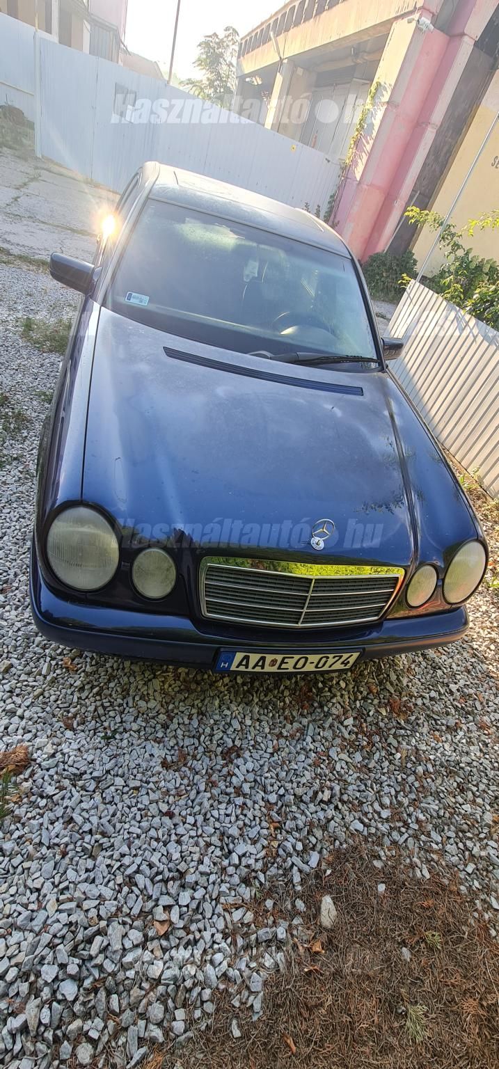 MERCEDES-BENZ E 220 1998 - 1