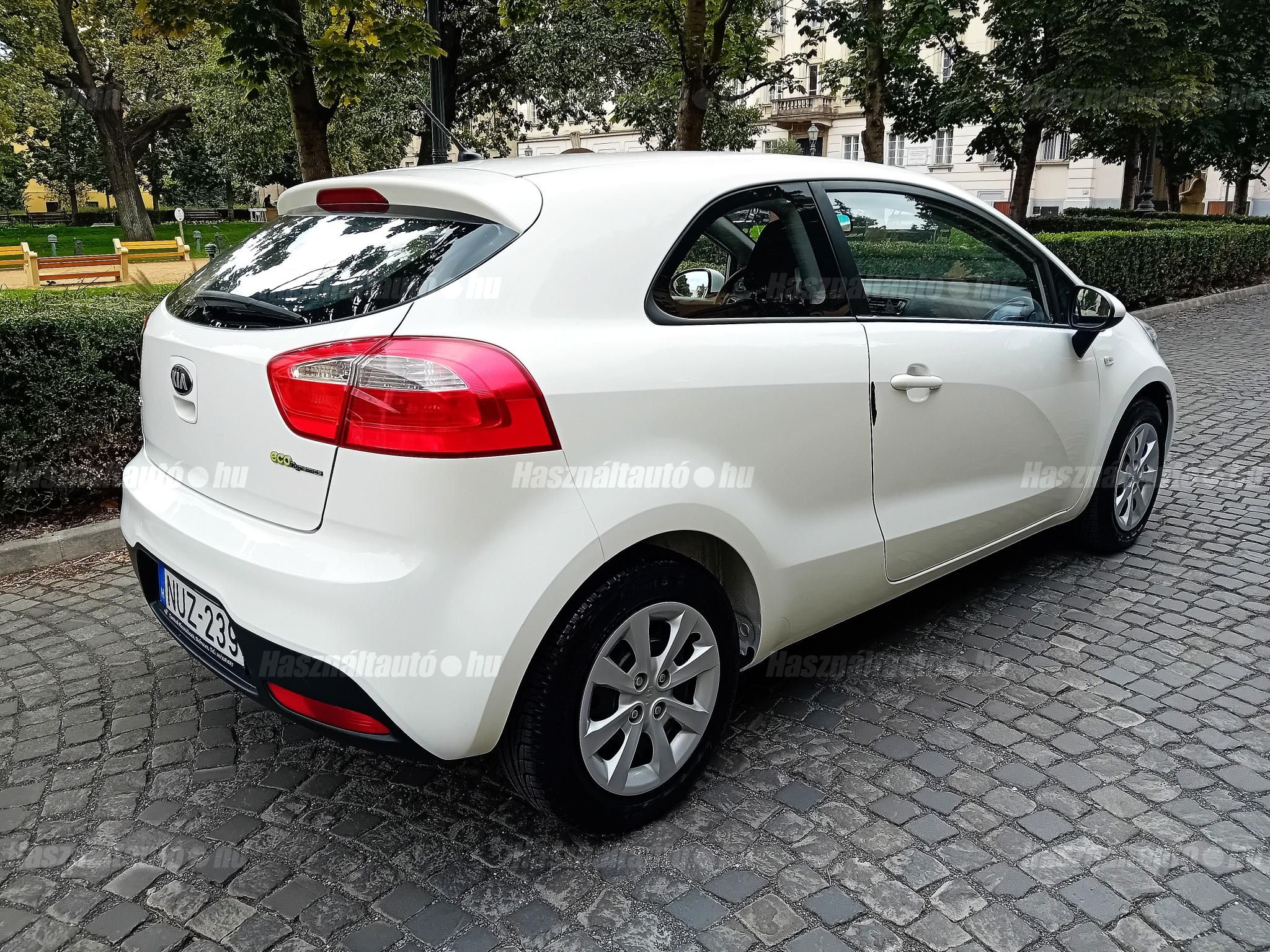 KIA RIO 2012/11 - 1